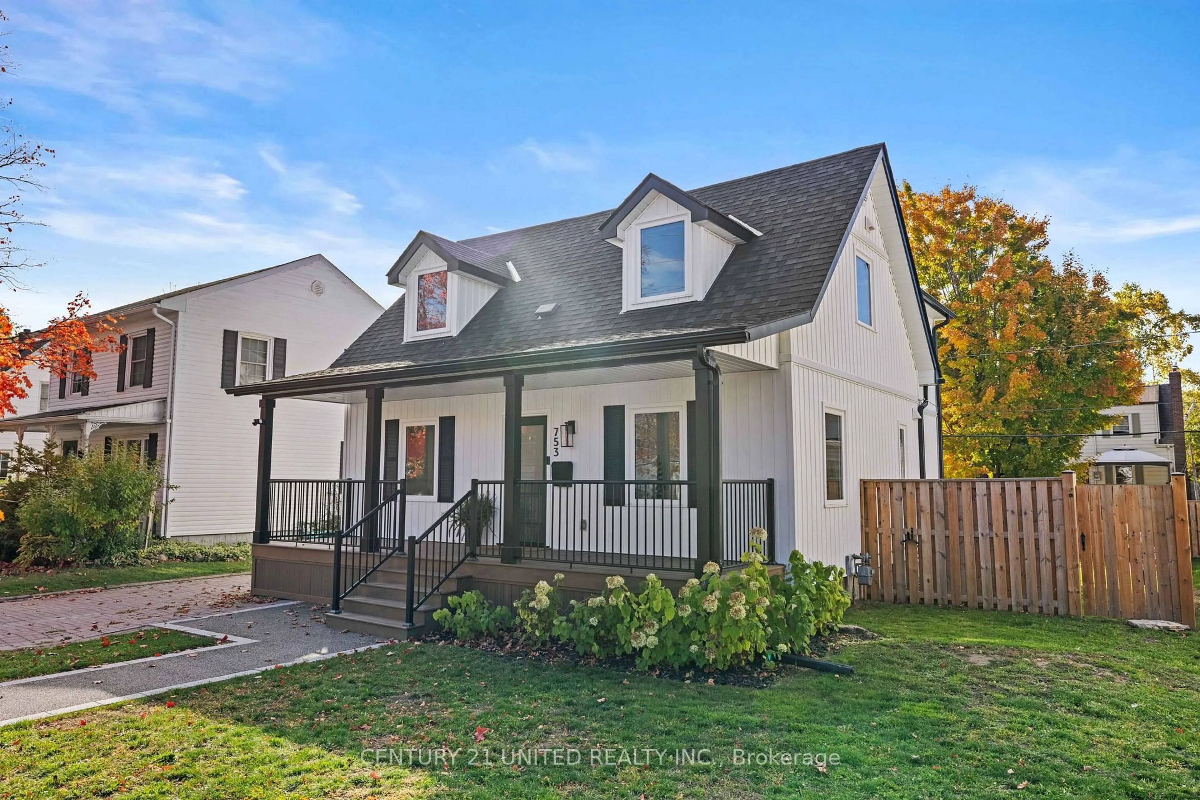 Home with vinyl exterior material, street for 753 Chesterfield Ave, Peterborough Ontario K9H 4Y1