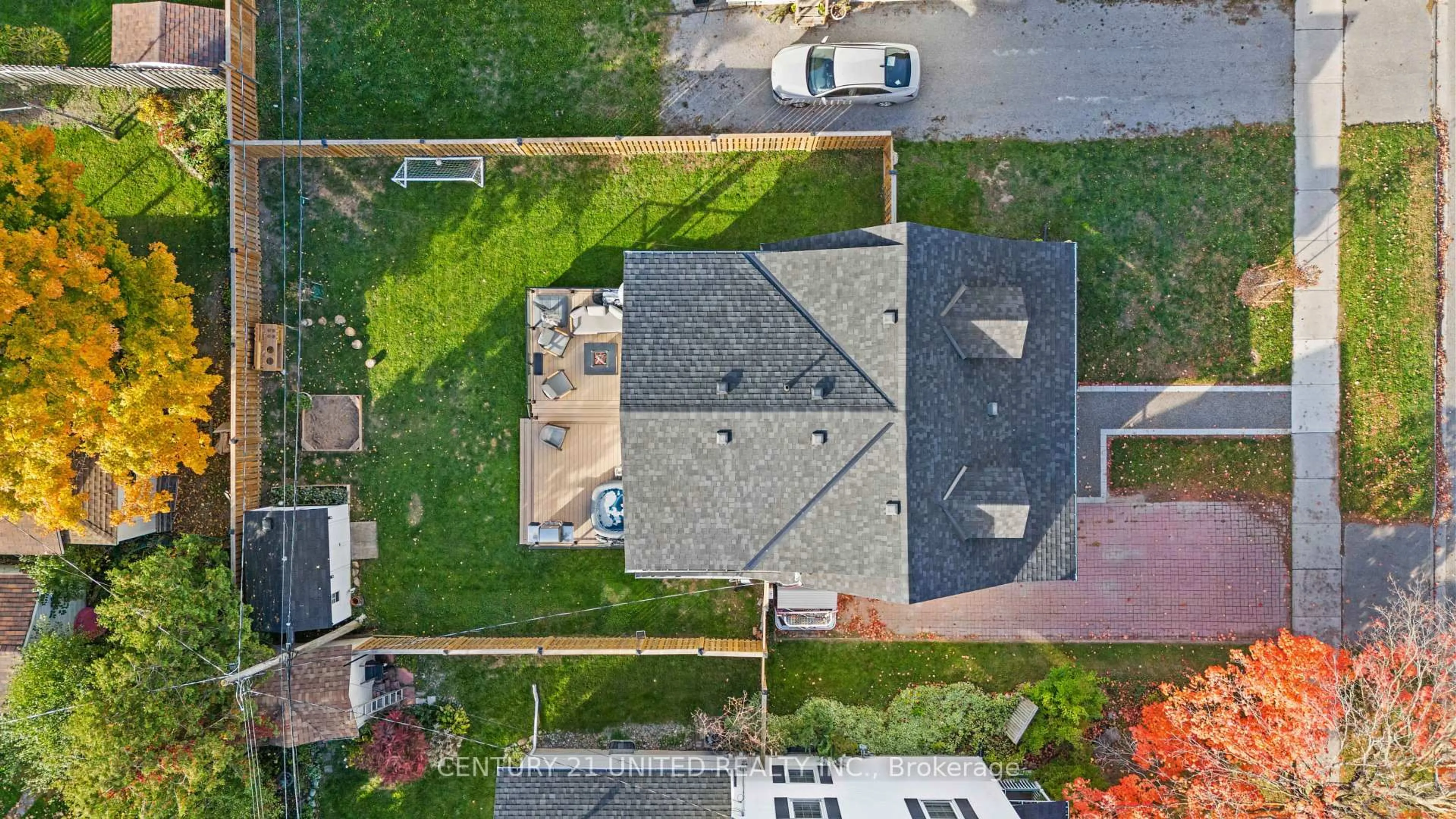 A pic from outside/outdoor area/front of a property/back of a property/a pic from drone, street for 753 Chesterfield Ave, Peterborough Ontario K9H 4Y1