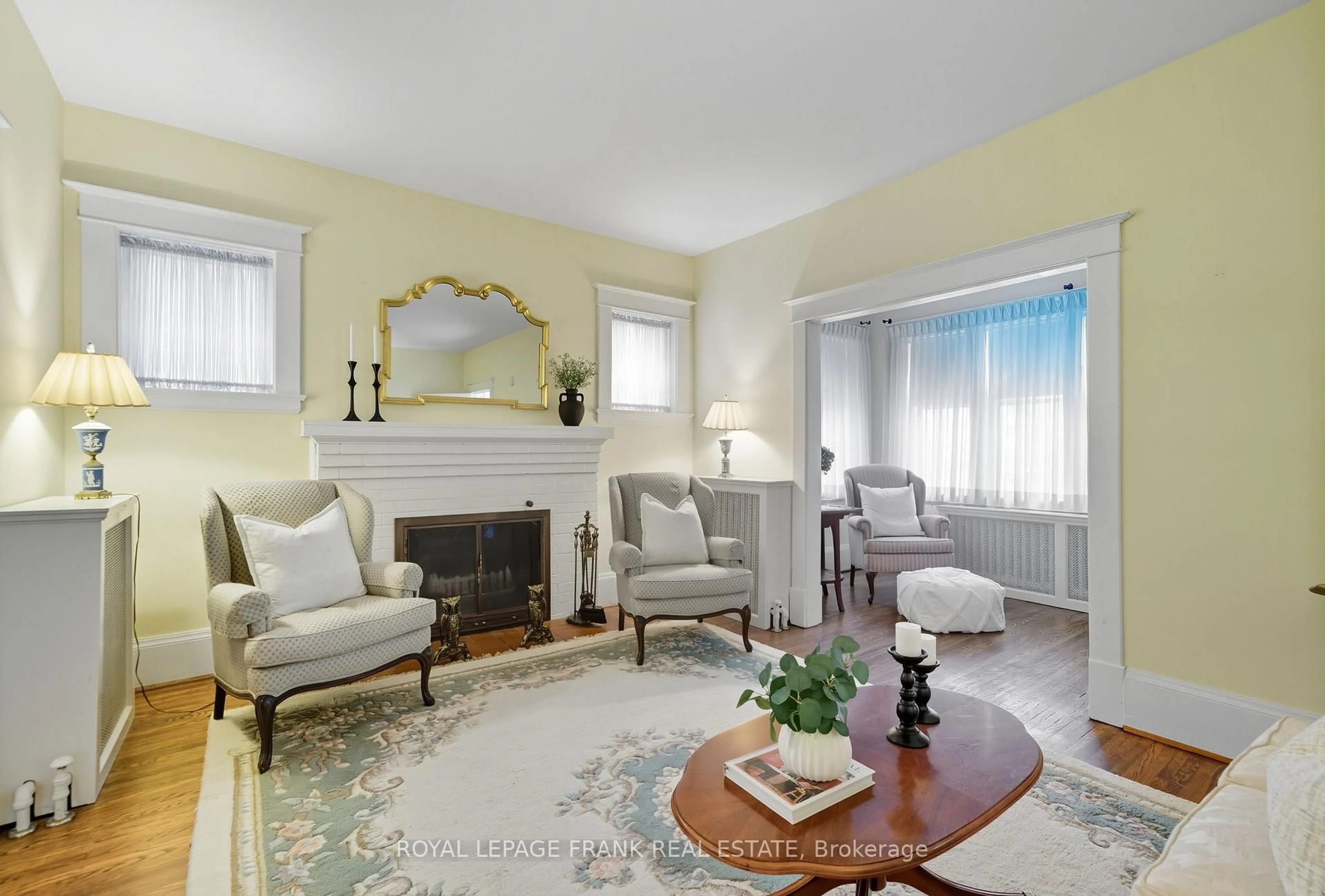 Living room with furniture, unknown for 76 Bond St, Kawartha Lakes Ontario K9V 3R4