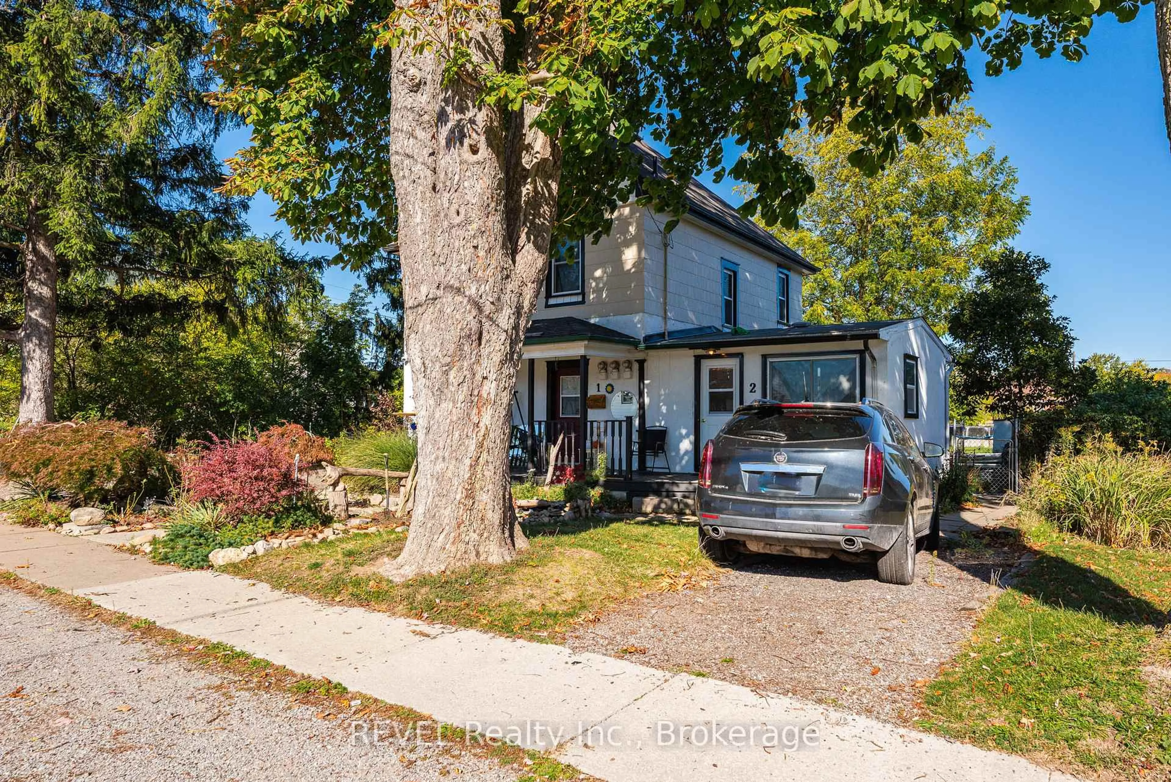 A pic from outside/outdoor area/front of a property/back of a property/a pic from drone, street for 51 McCain St, Port Colborne Ontario L3K 3P7