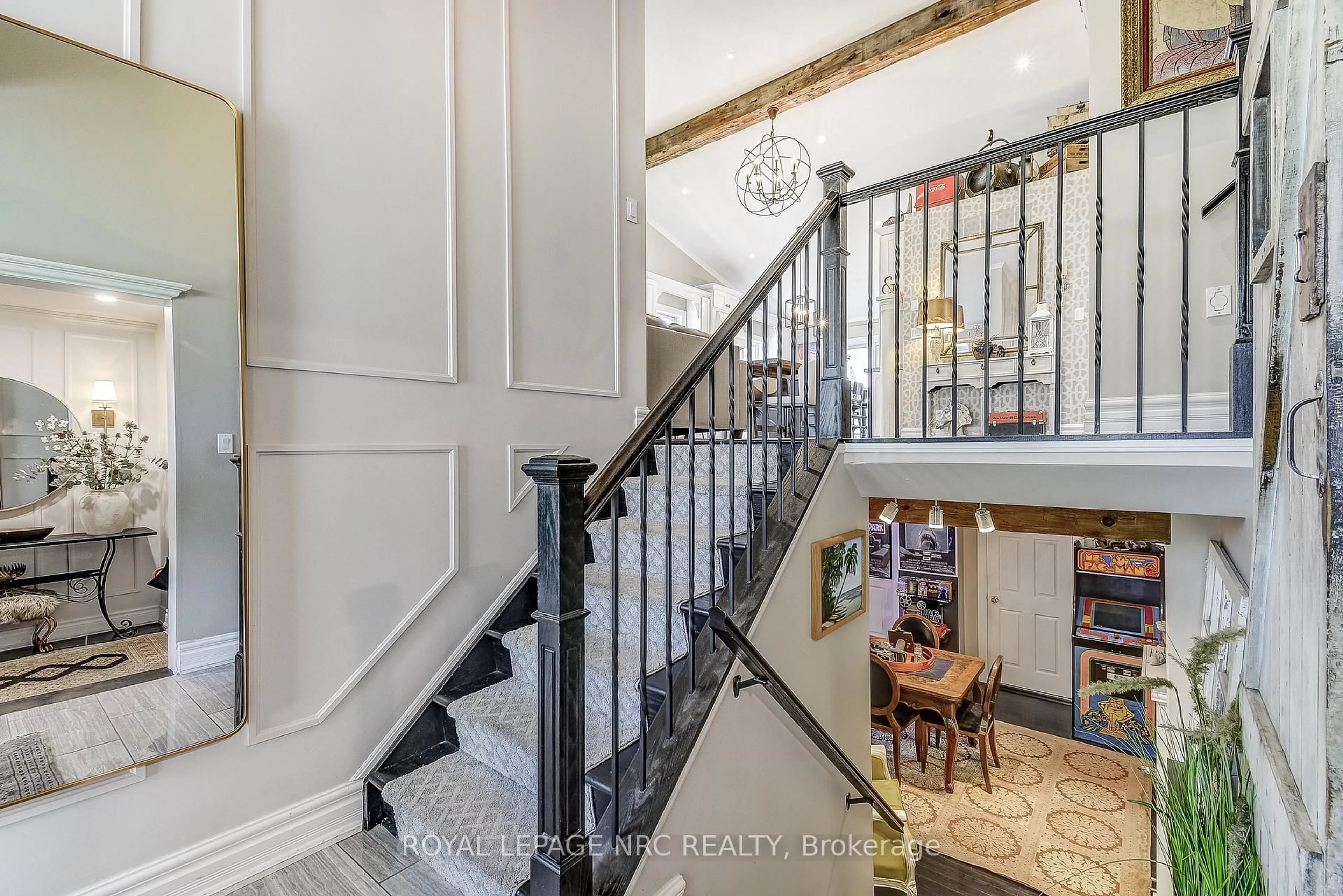 Indoor foyer for 764 GREEN St, Niagara-on-the-Lake Ontario L0S 1J0