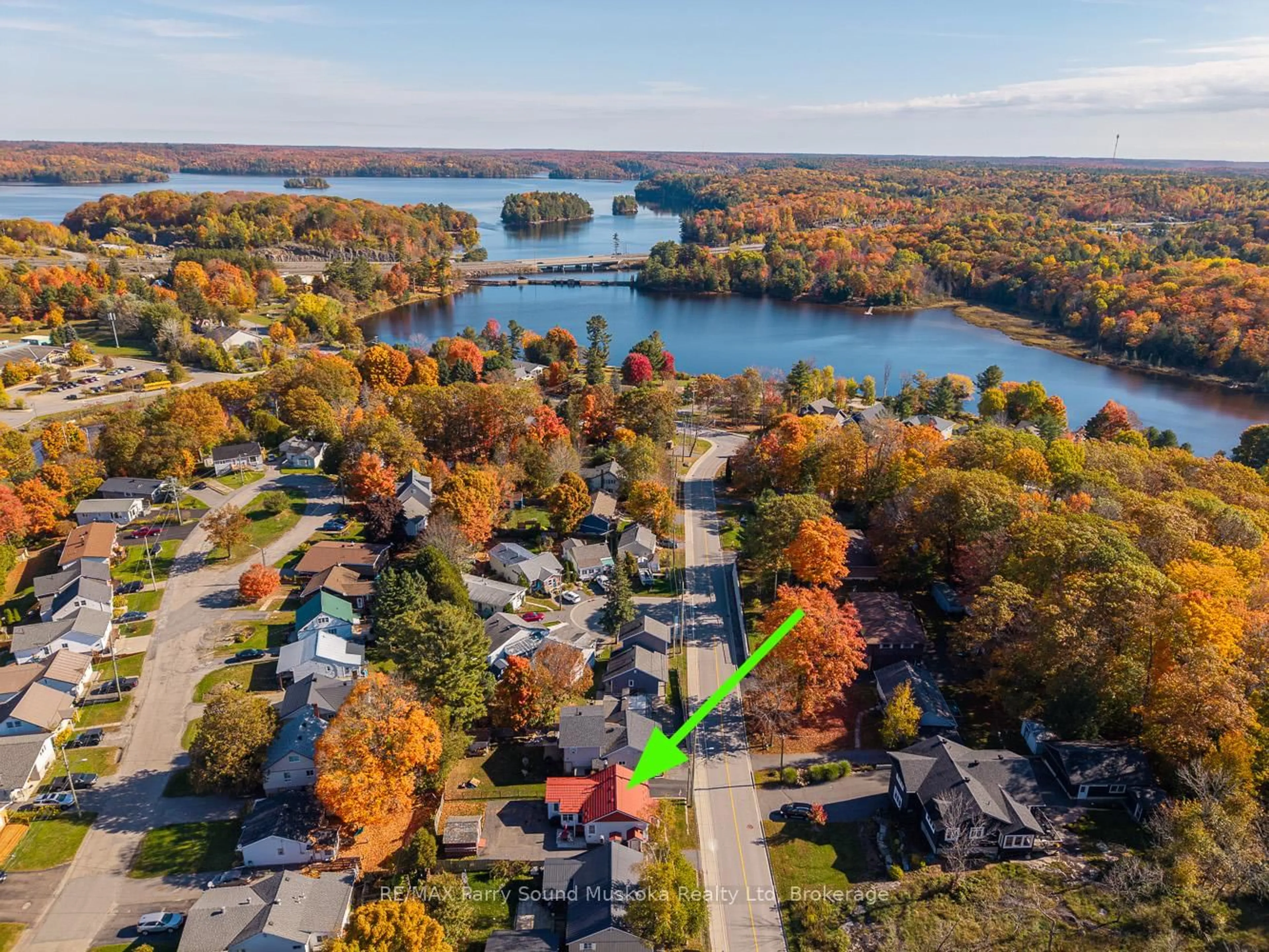 A pic from outside/outdoor area/front of a property/back of a property/a pic from drone, water/lake/river/ocean view for 19 Isabella St, Parry Sound Ontario P2A 1M1