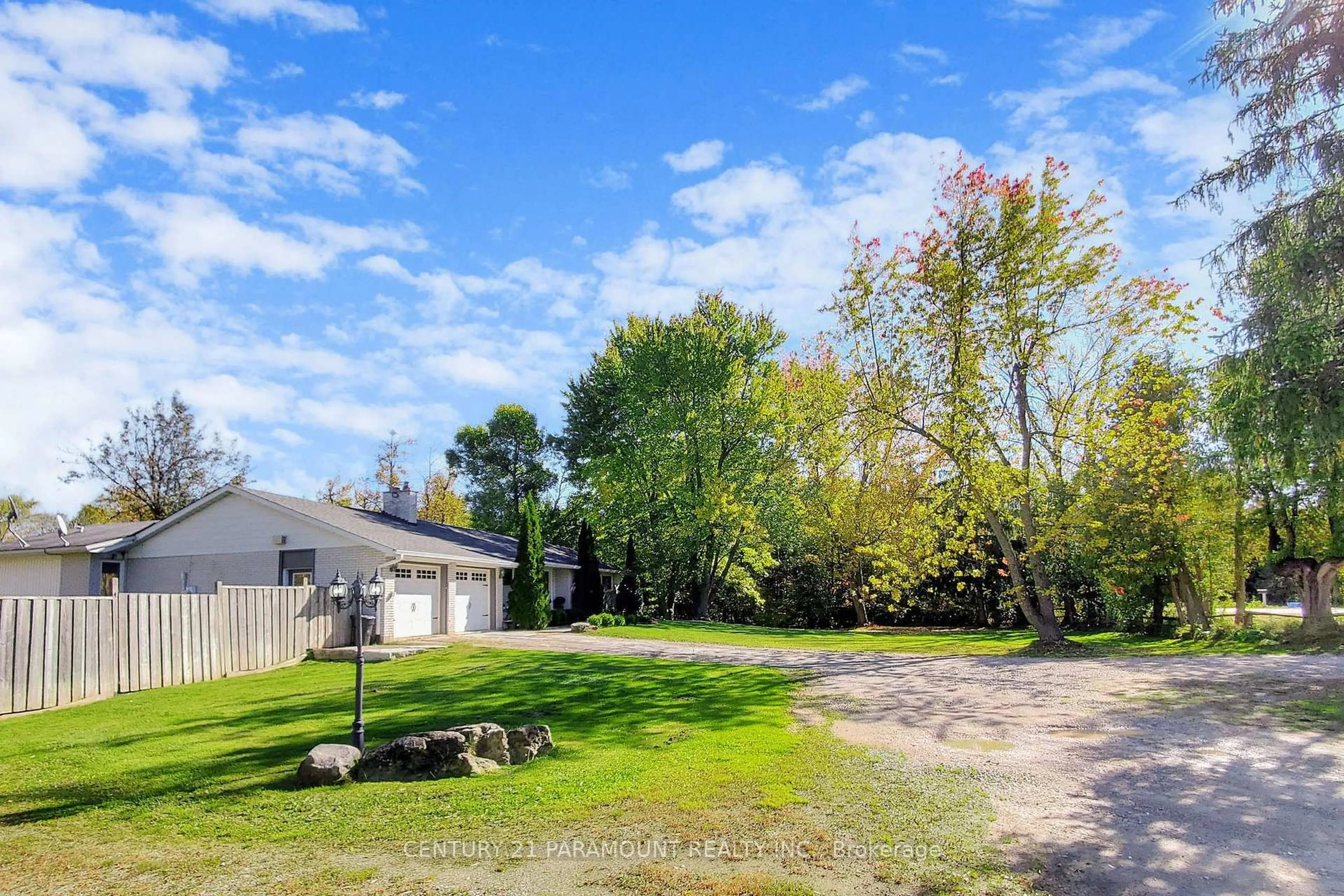 A pic from outside/outdoor area/front of a property/back of a property/a pic from drone, unknown for 4983 Ninth Line, Erin Ontario N0B 1H0