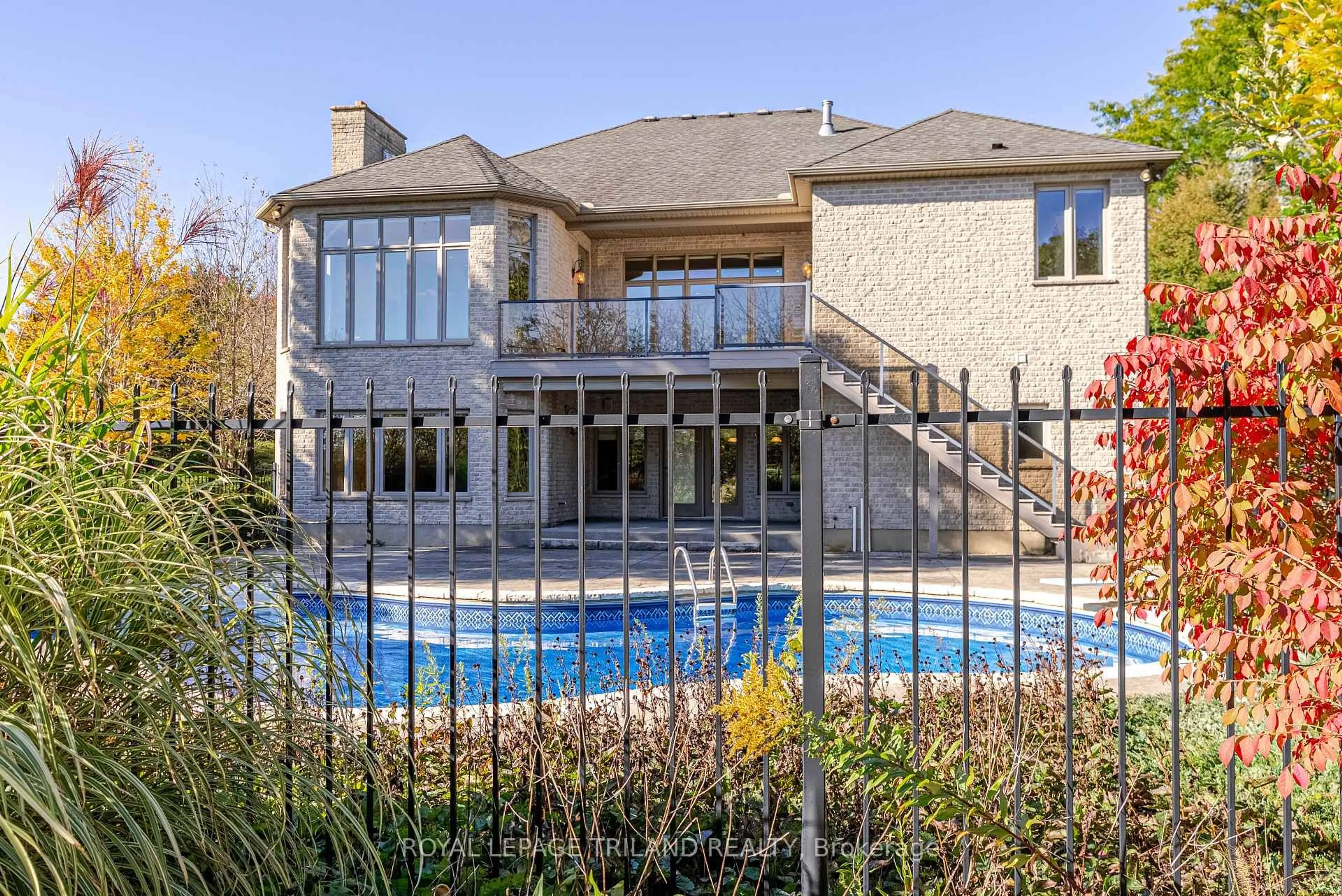 Pool for 2893 CATHERINE St, Thames Centre Ontario N0L 1G4