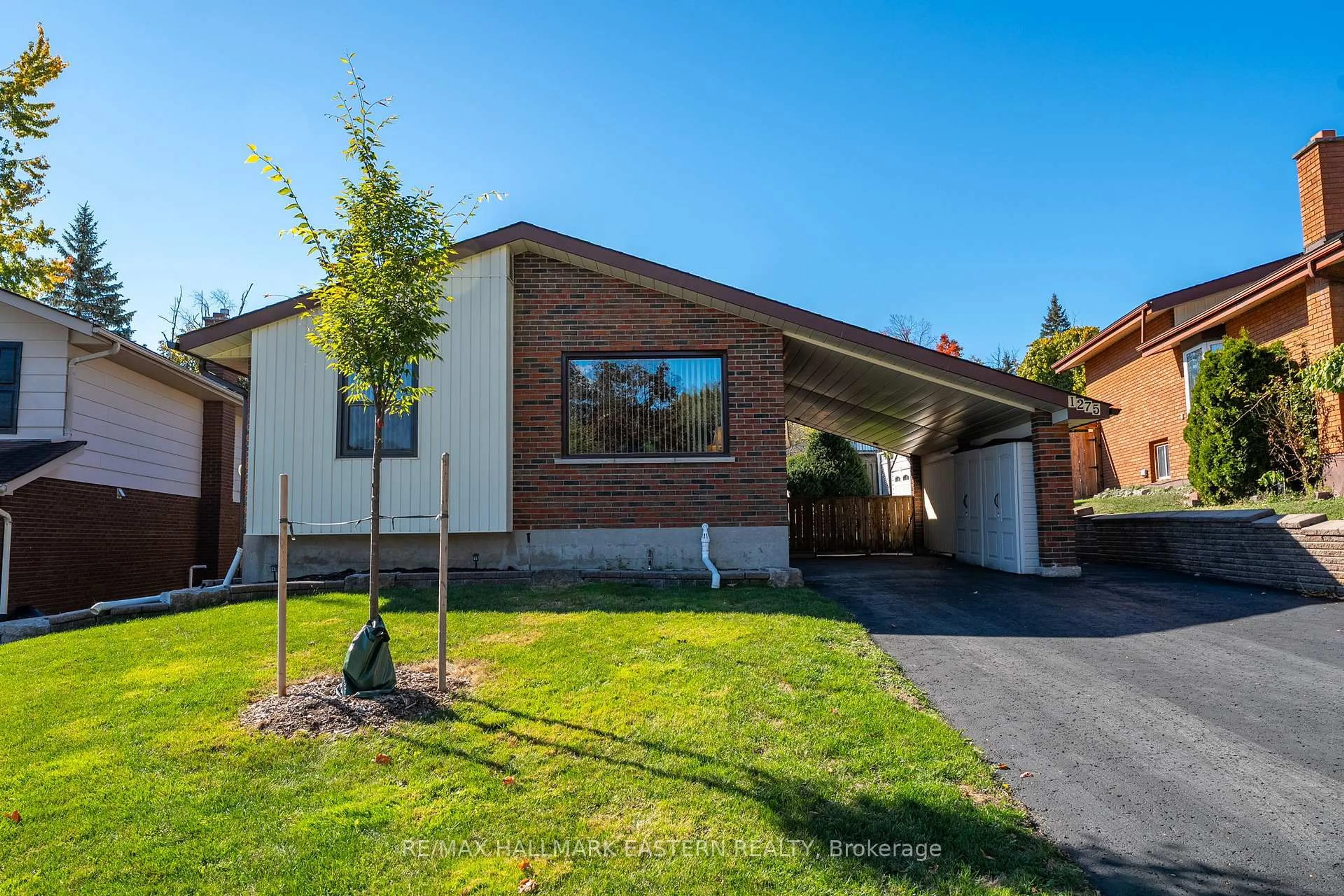 Home with brick exterior material, street for 1275 Hopewell Ave, Peterborough Ontario K9H 6T2