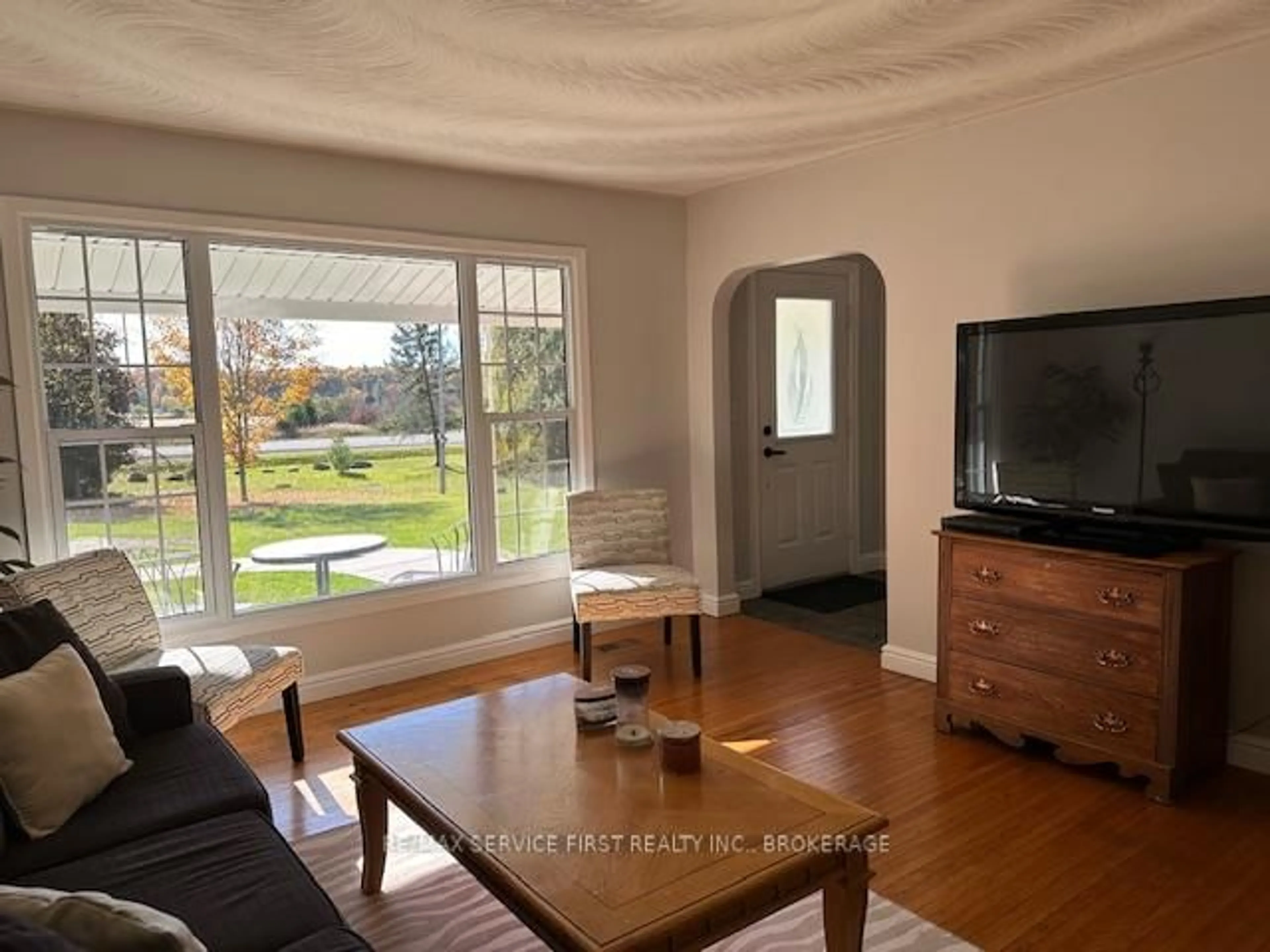 A pic of a room for 530 County Rd 2 Rd, Front of Leeds & Seeleys Bay Ontario K0E 1L0