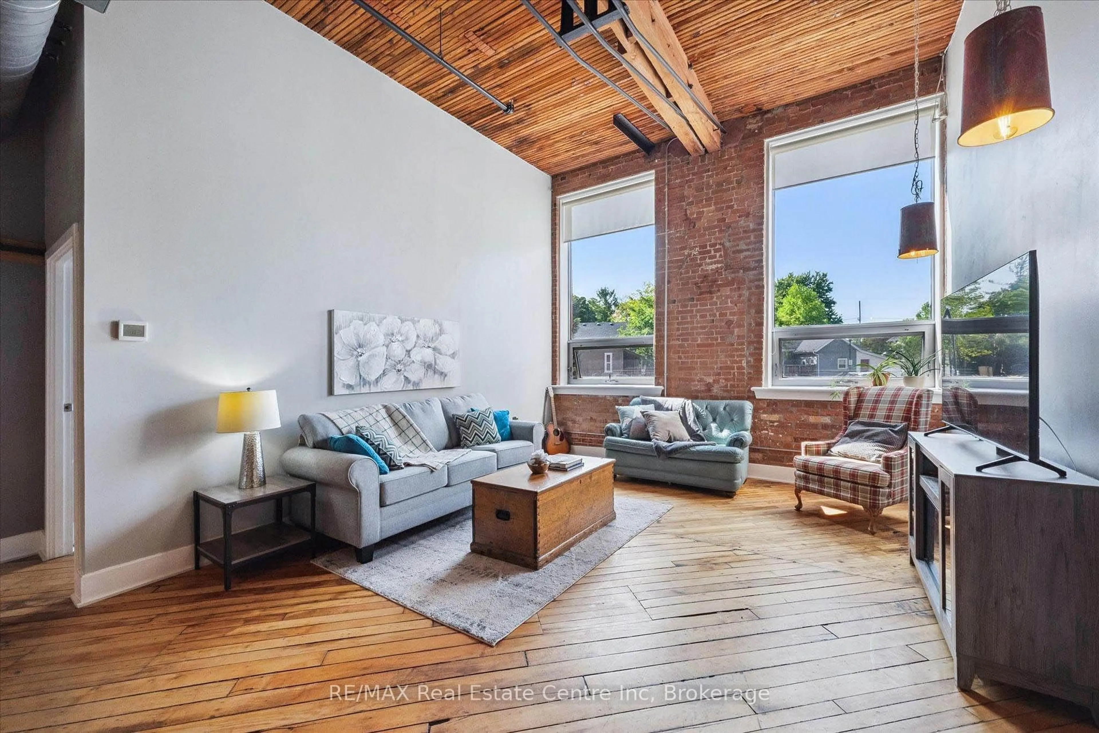 Living room with furniture, unknown for 26 ONTARIO St #122, Guelph Ontario N1E 7K1