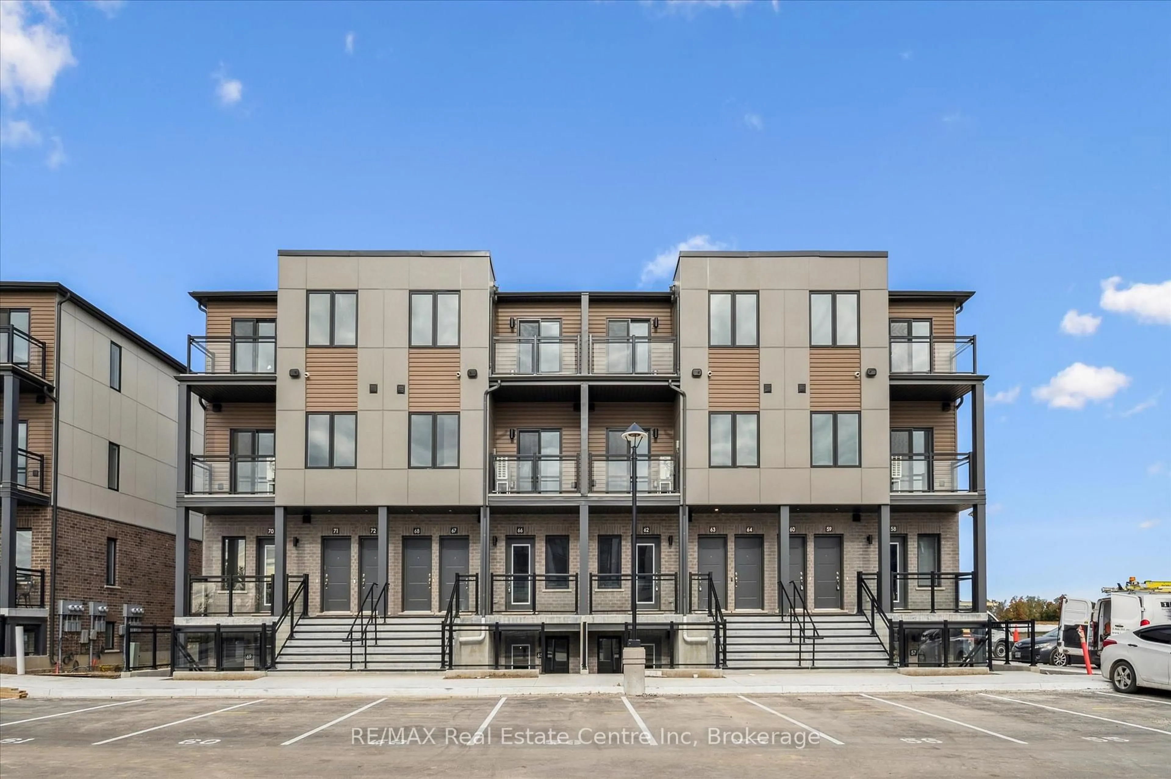 Patio, street for 940 St David St #62, Centre Wellington Ontario N1M 0L7