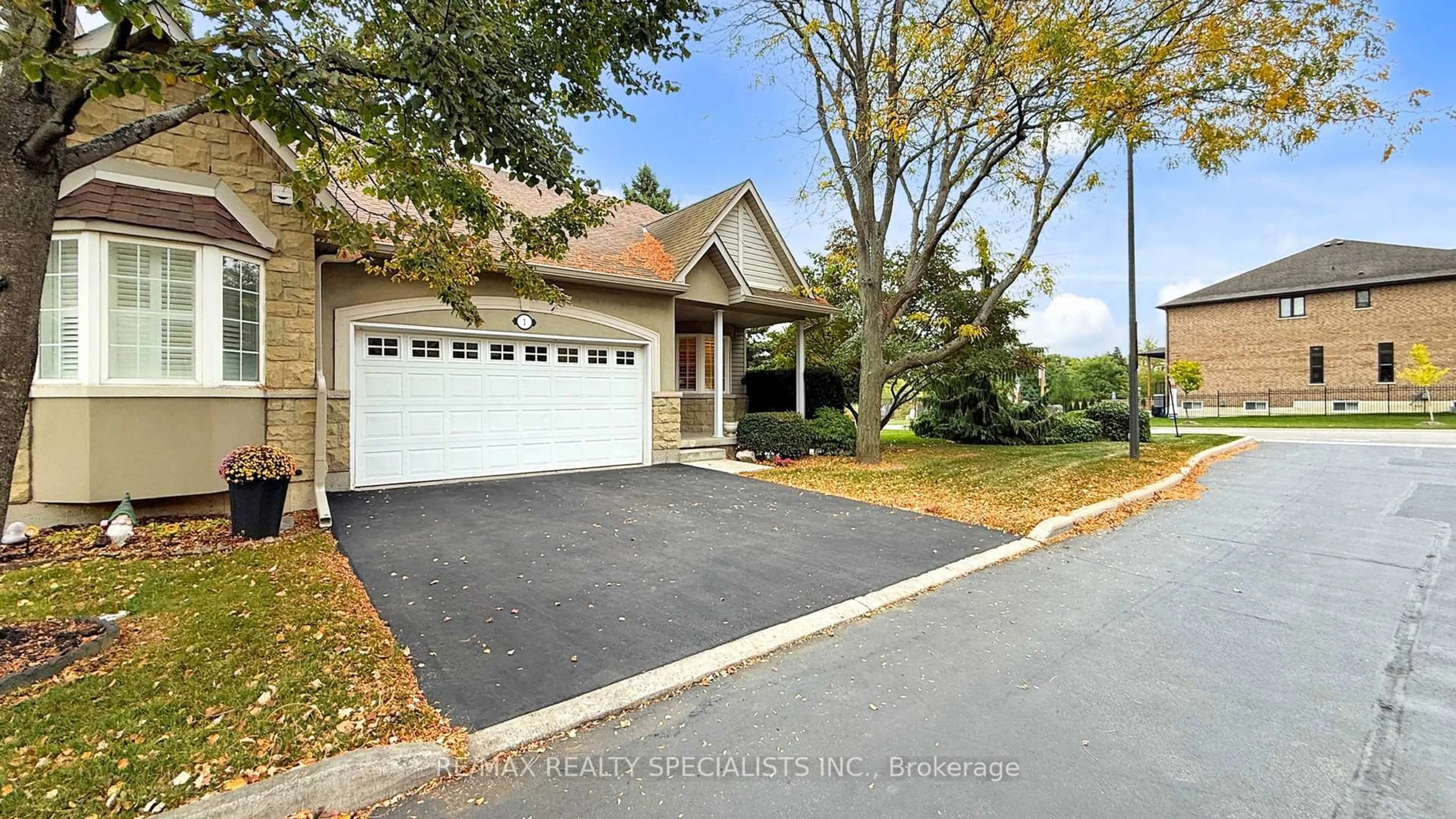 Unknown for 212 Stonehenge Dr #1, Hamilton Ontario L9K 1N5