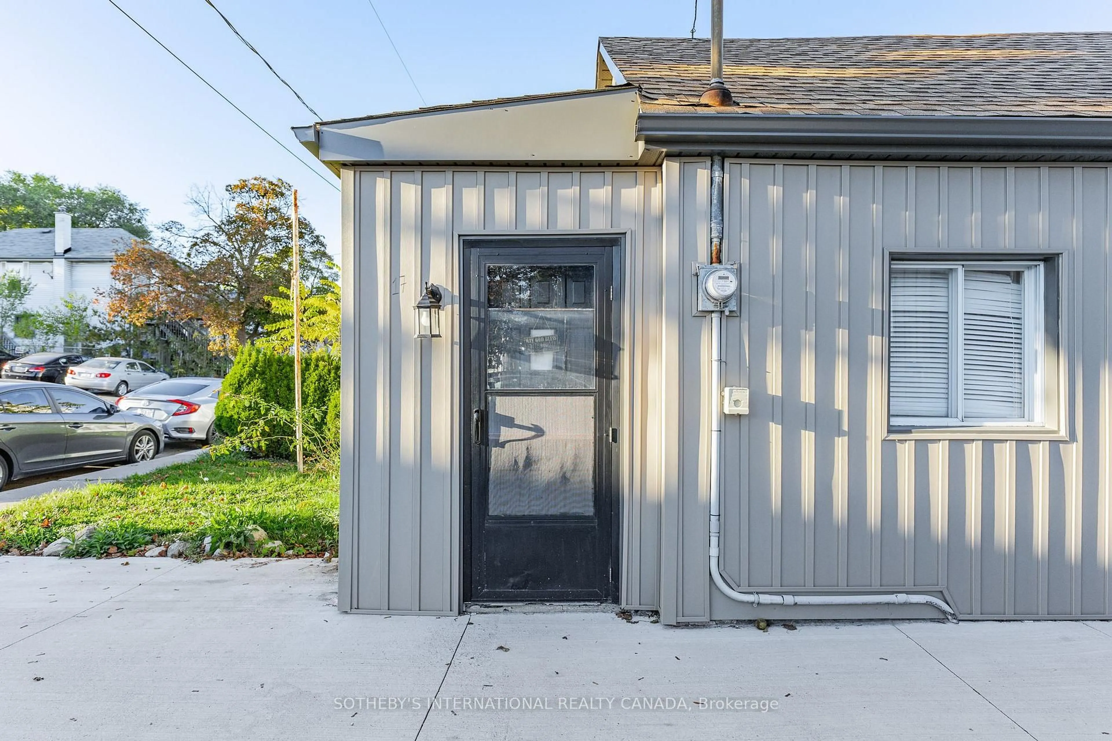Shed for 15 Grantham Ave, Cambridge Ontario N1R 4V3