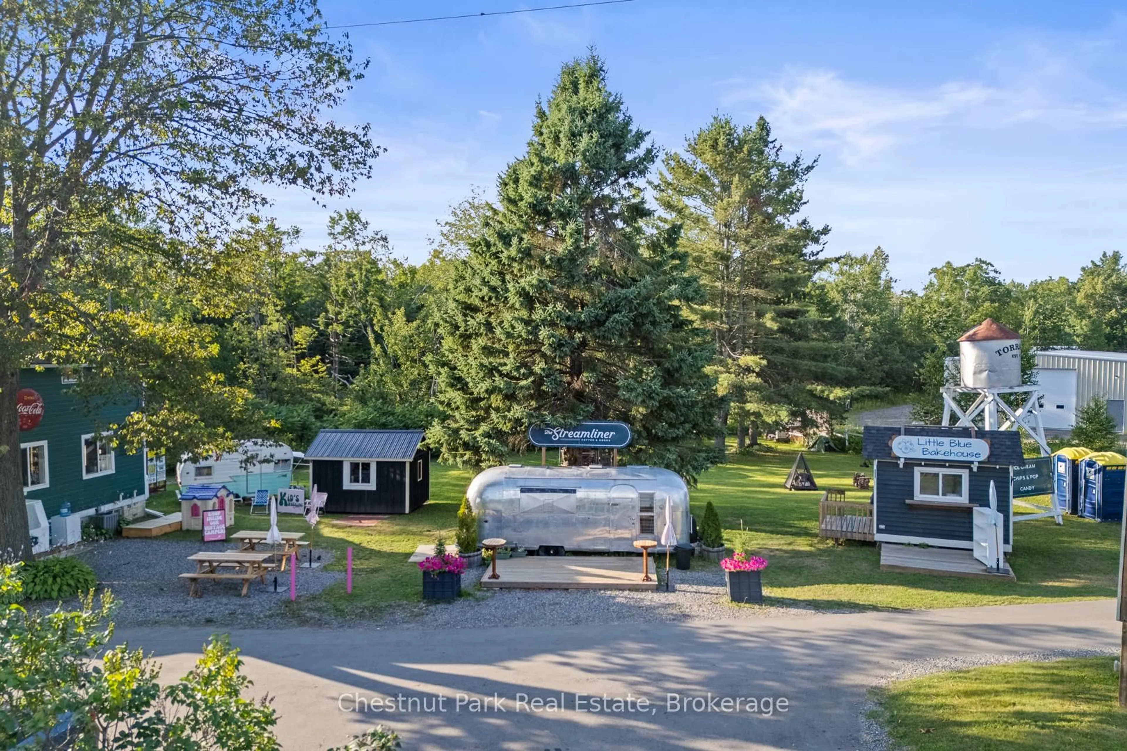A pic from outside/outdoor area/front of a property/back of a property/a pic from drone, unknown for 2642 Muskoka 169 Rd, Muskoka Lakes Ontario P0C 1M0