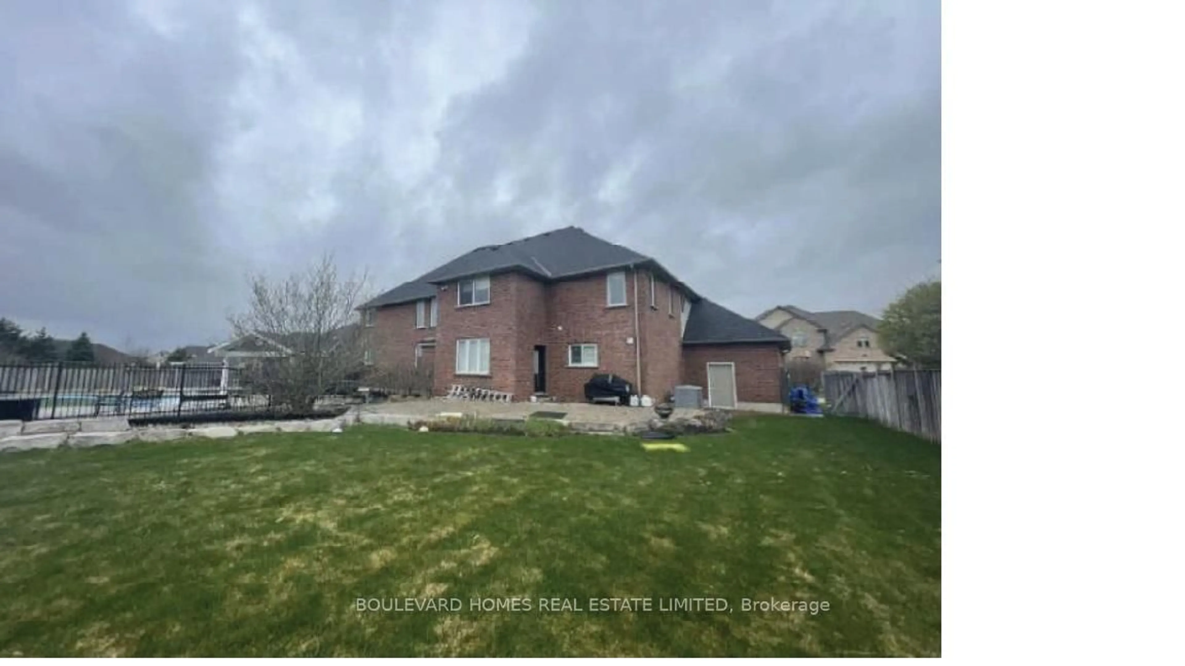 A pic from outside/outdoor area/front of a property/back of a property/a pic from drone, unknown for 83 Milne Dr, Wilmot Ontario N0B 2H0