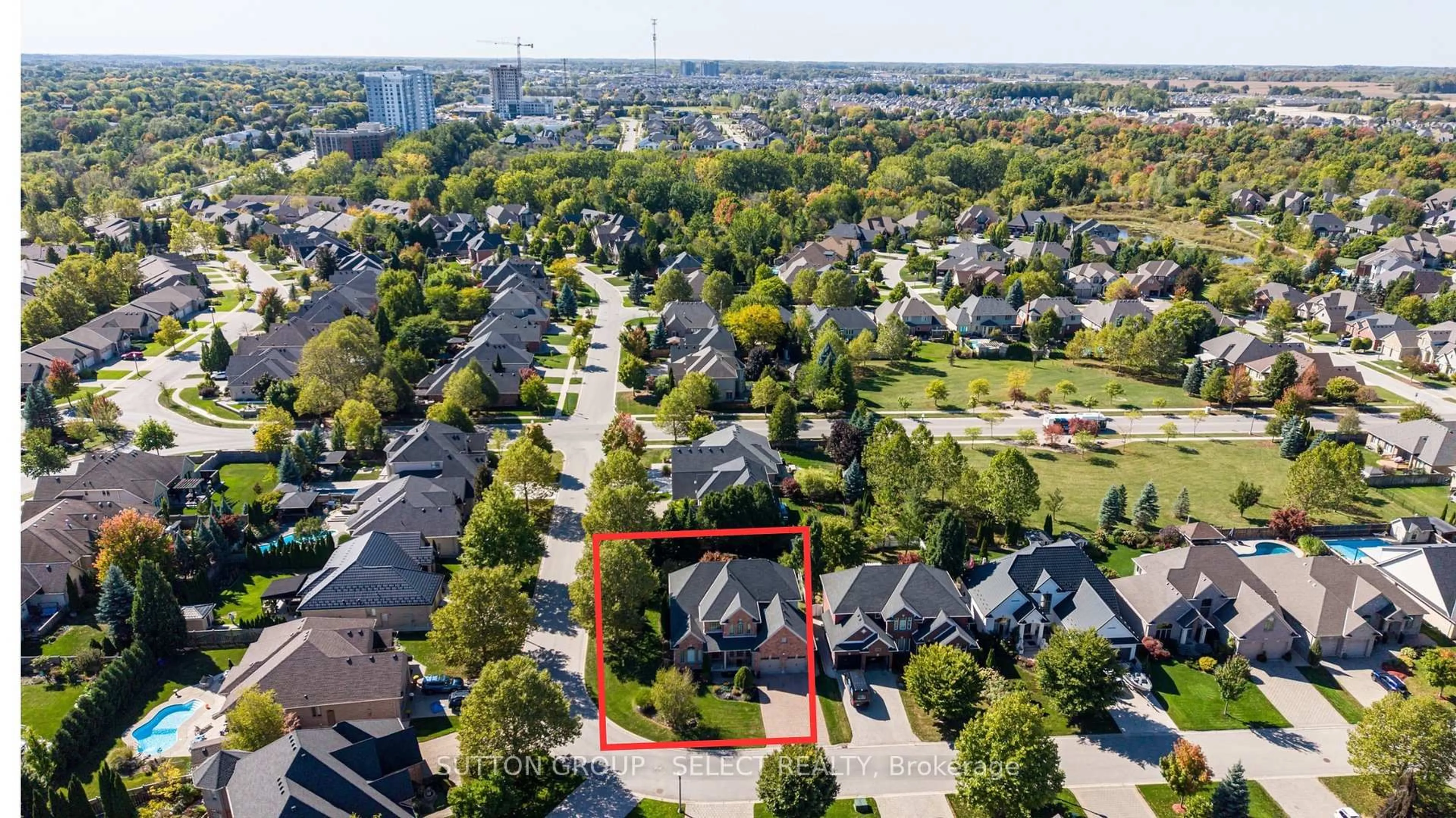 A pic from outside/outdoor area/front of a property/back of a property/a pic from drone, street for 270 East Rivertrace Walk, London North Ontario N6G 5J7