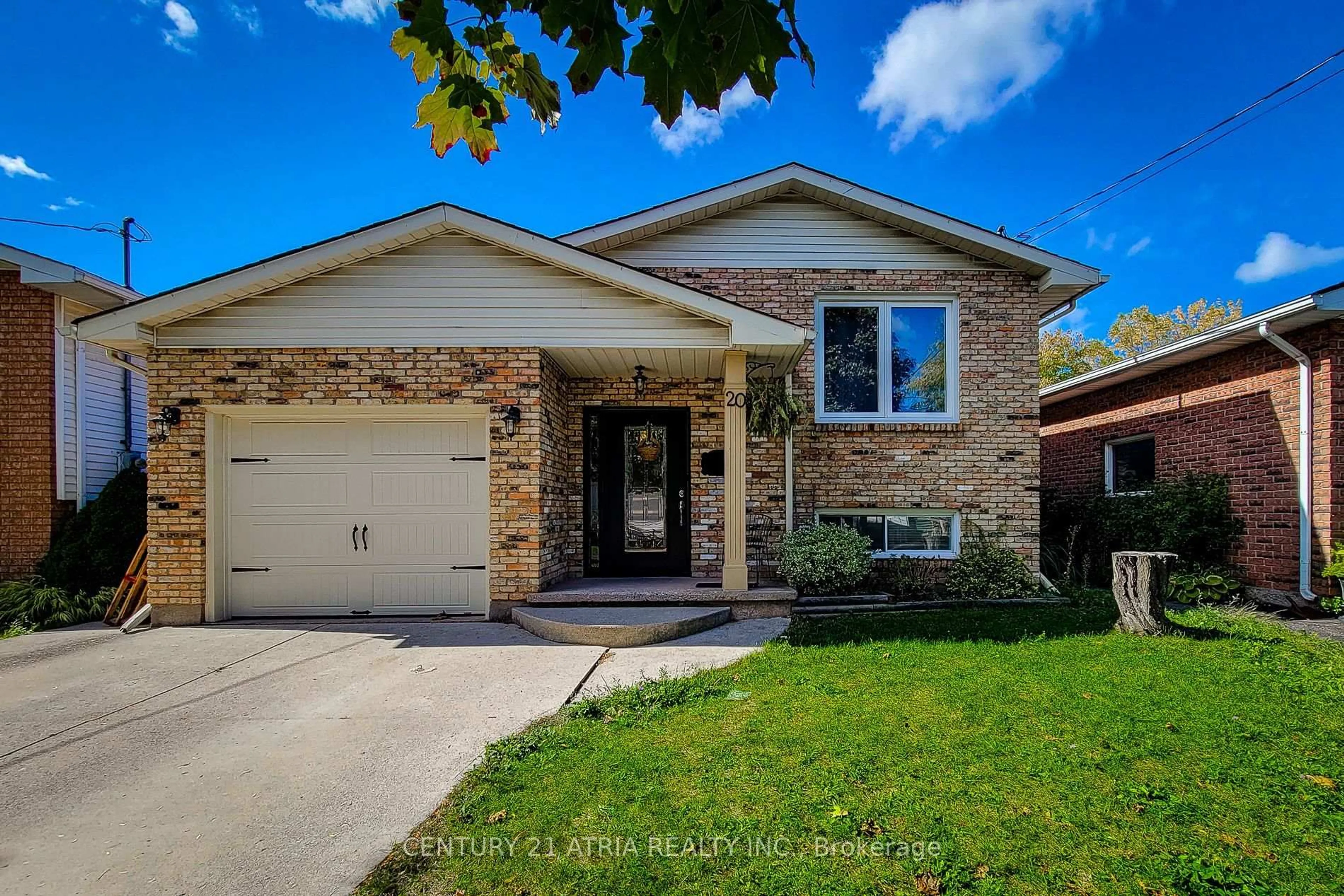 Home with brick exterior material, street for 20 Ravine Rd, St. Catharines Ontario L2P 3A7