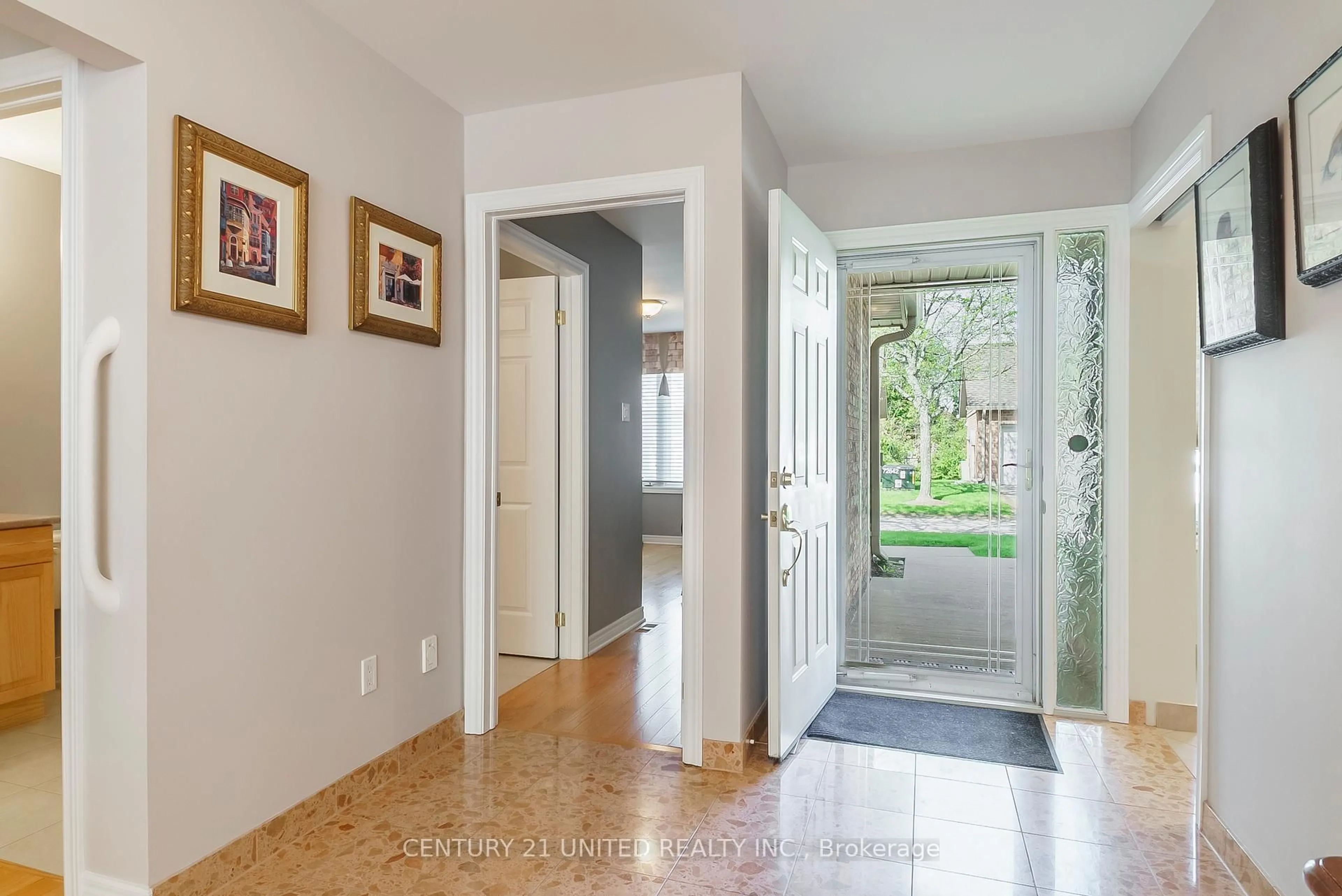 Indoor entryway for 1850 Cherryhill Rd #6, Peterborough Ontario K9K 2E3