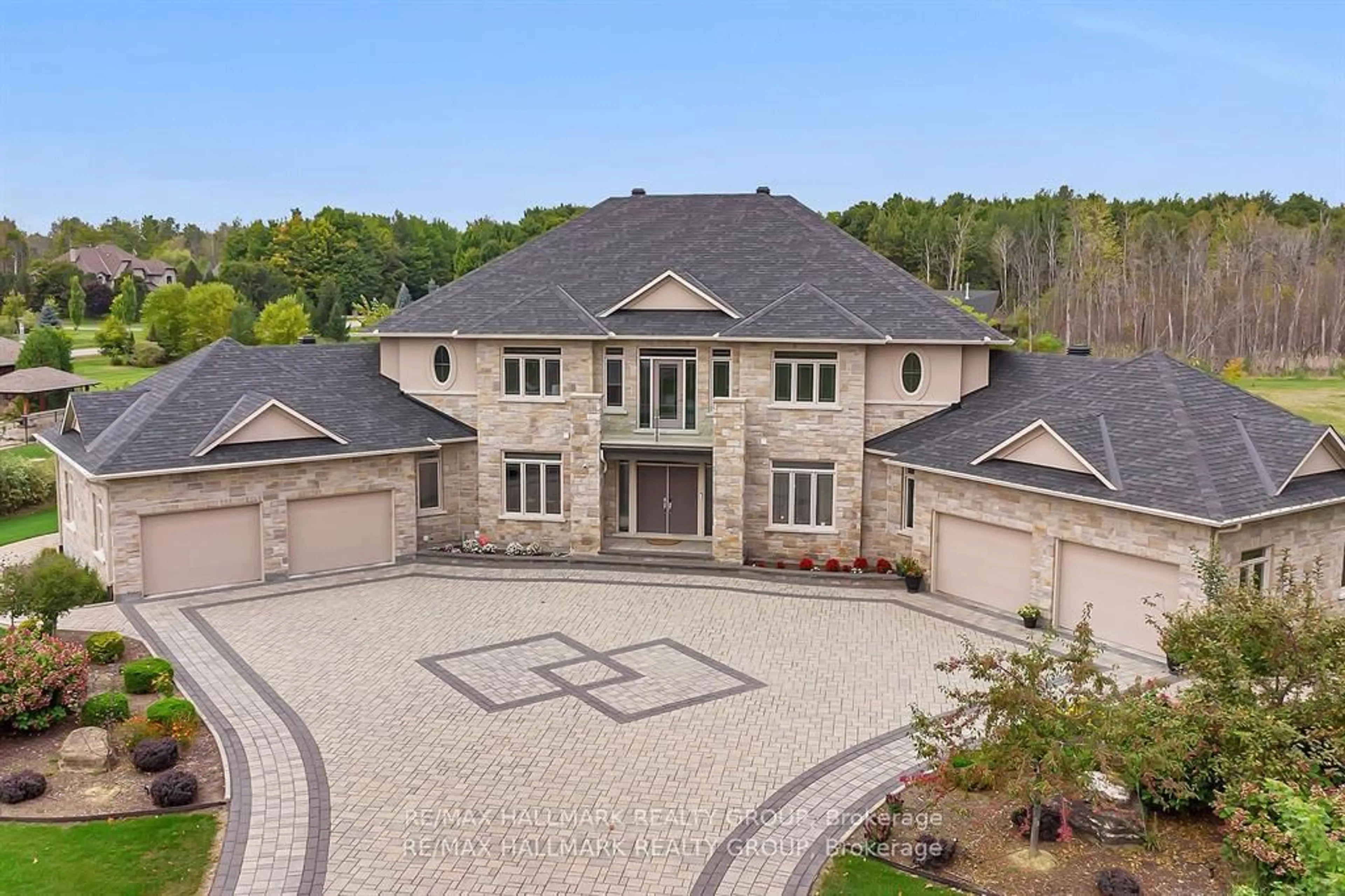 A pic from outside/outdoor area/front of a property/back of a property/a pic from drone, street for 5813 Red Castle Rdge, Ottawa Ontario K4M 0A4