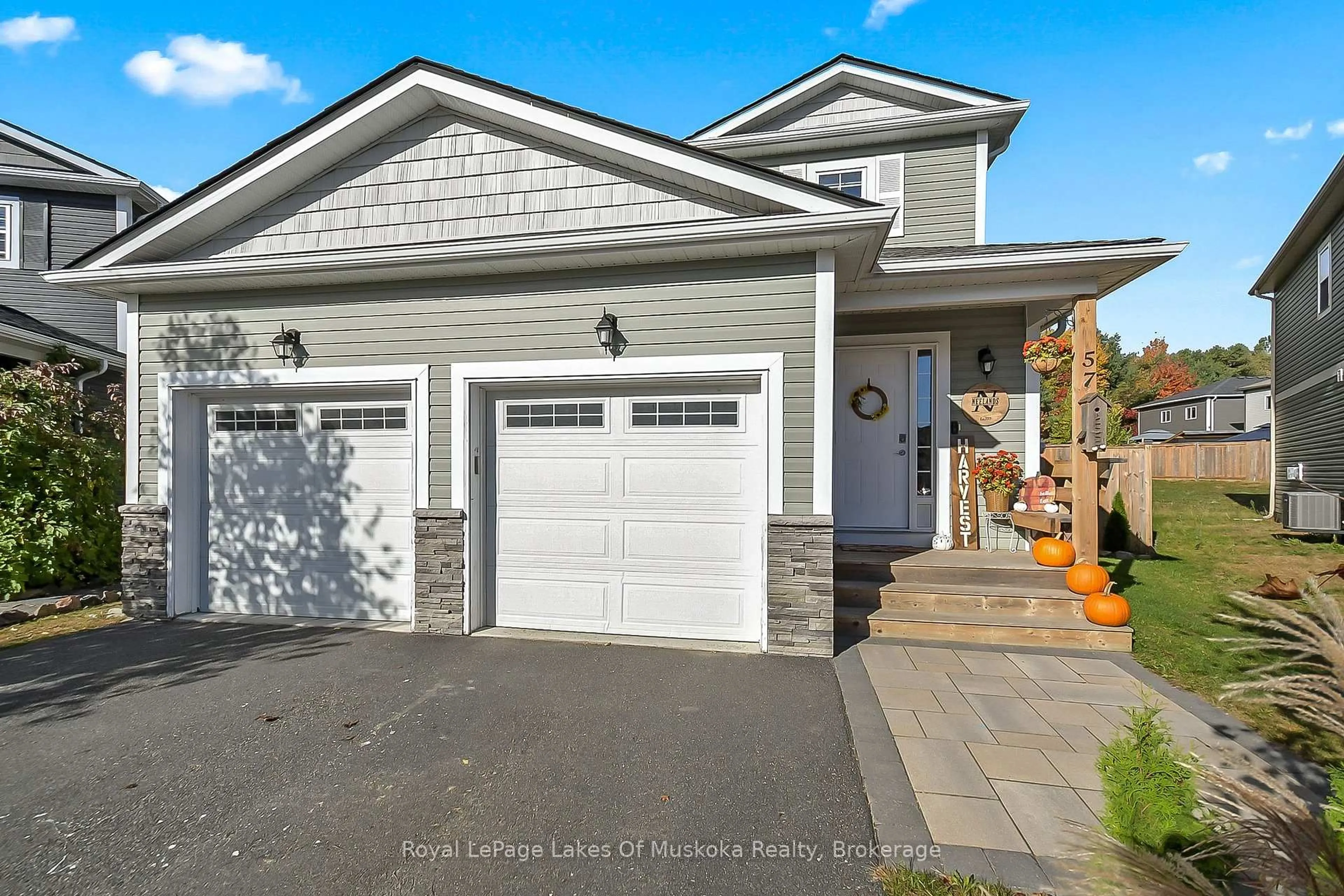 Home with vinyl exterior material, street for 57 Fieldstream Chse, Bracebridge Ontario P1L 0B2