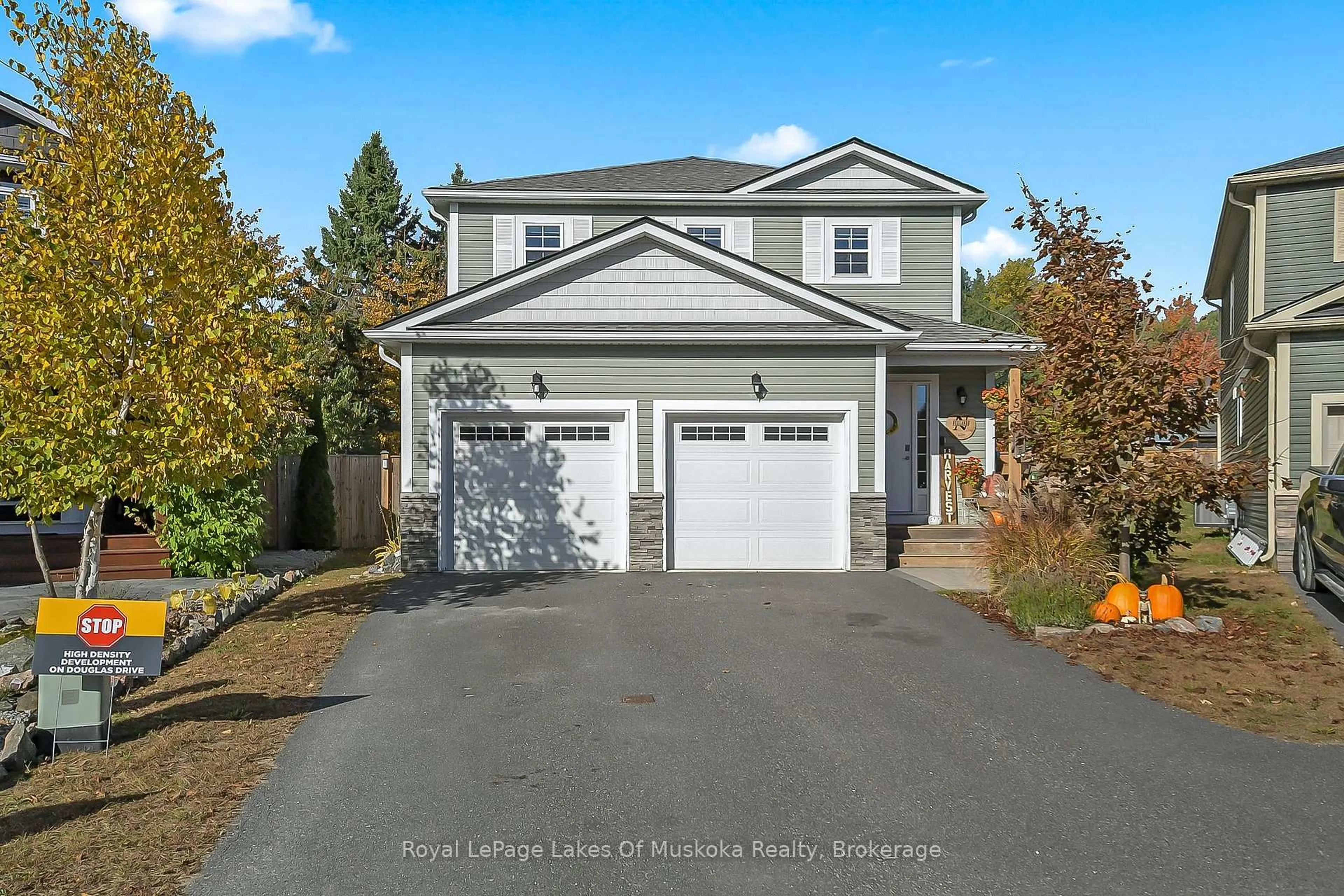 Home with vinyl exterior material, street for 57 Fieldstream Chse, Bracebridge Ontario P1L 0B2