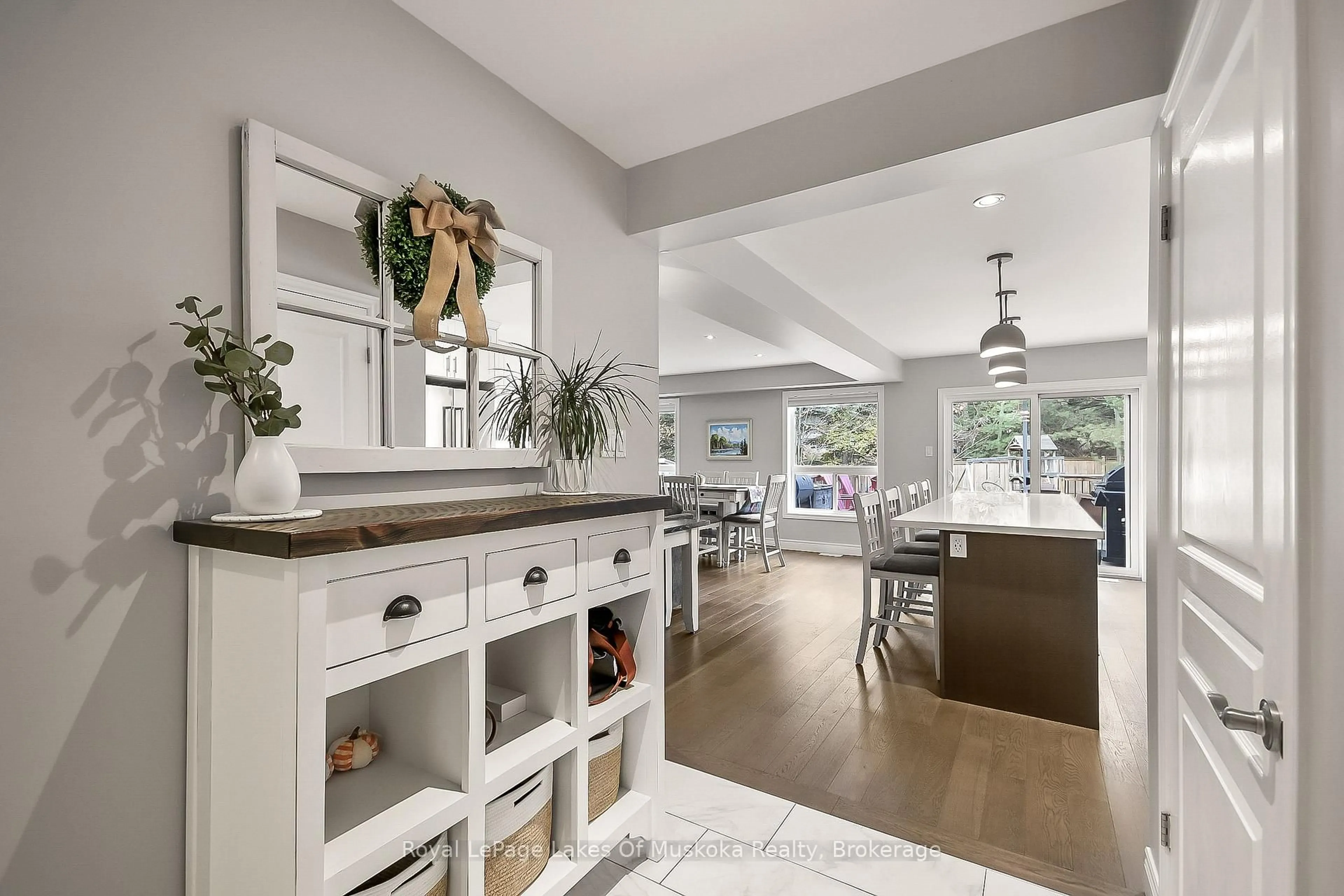 Open concept kitchen, ceramic/tile floor for 57 Fieldstream Chse, Bracebridge Ontario P1L 0B2