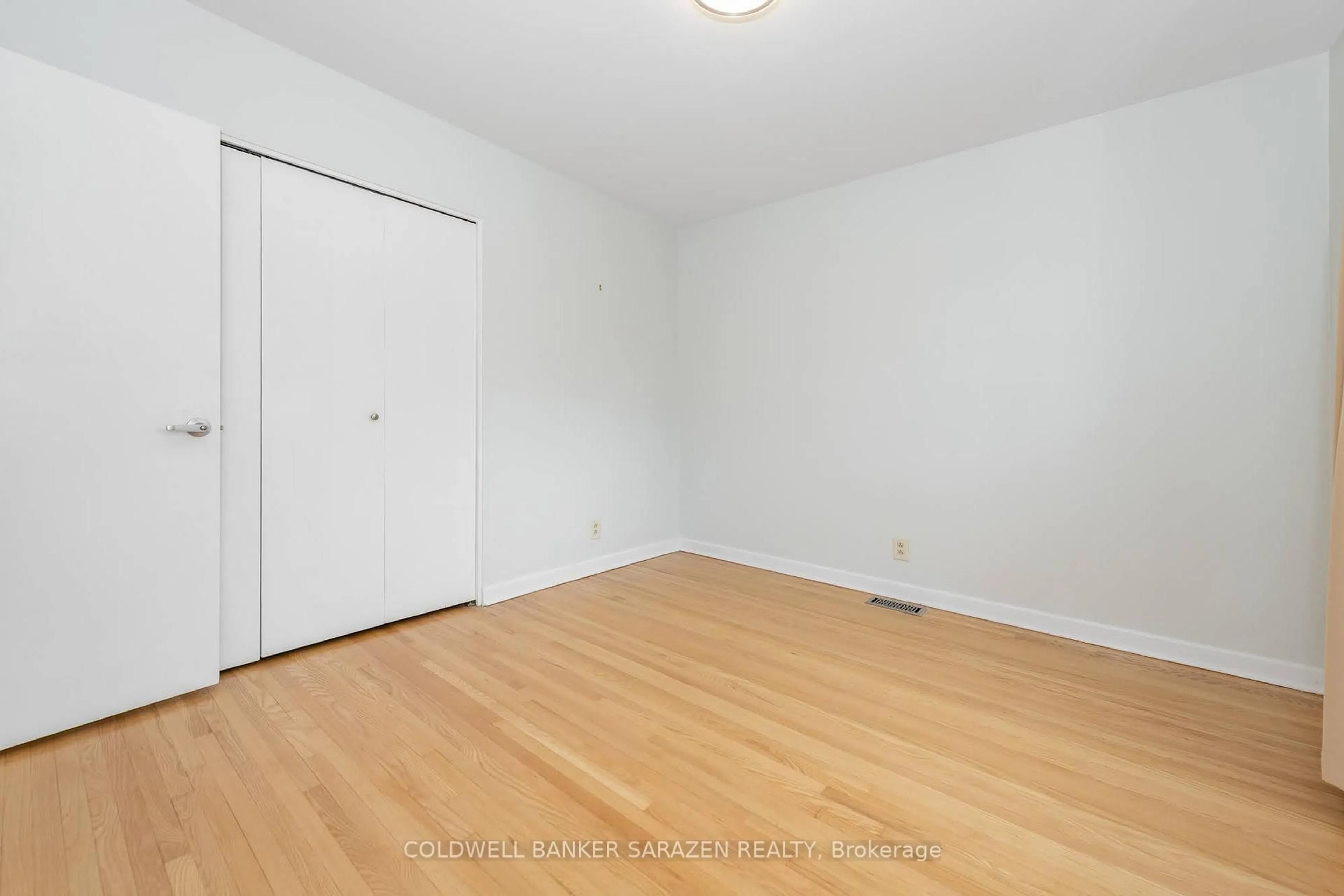 A pic of a room for 2707 Priscilla St, Ottawa Ontario K2B 7E1