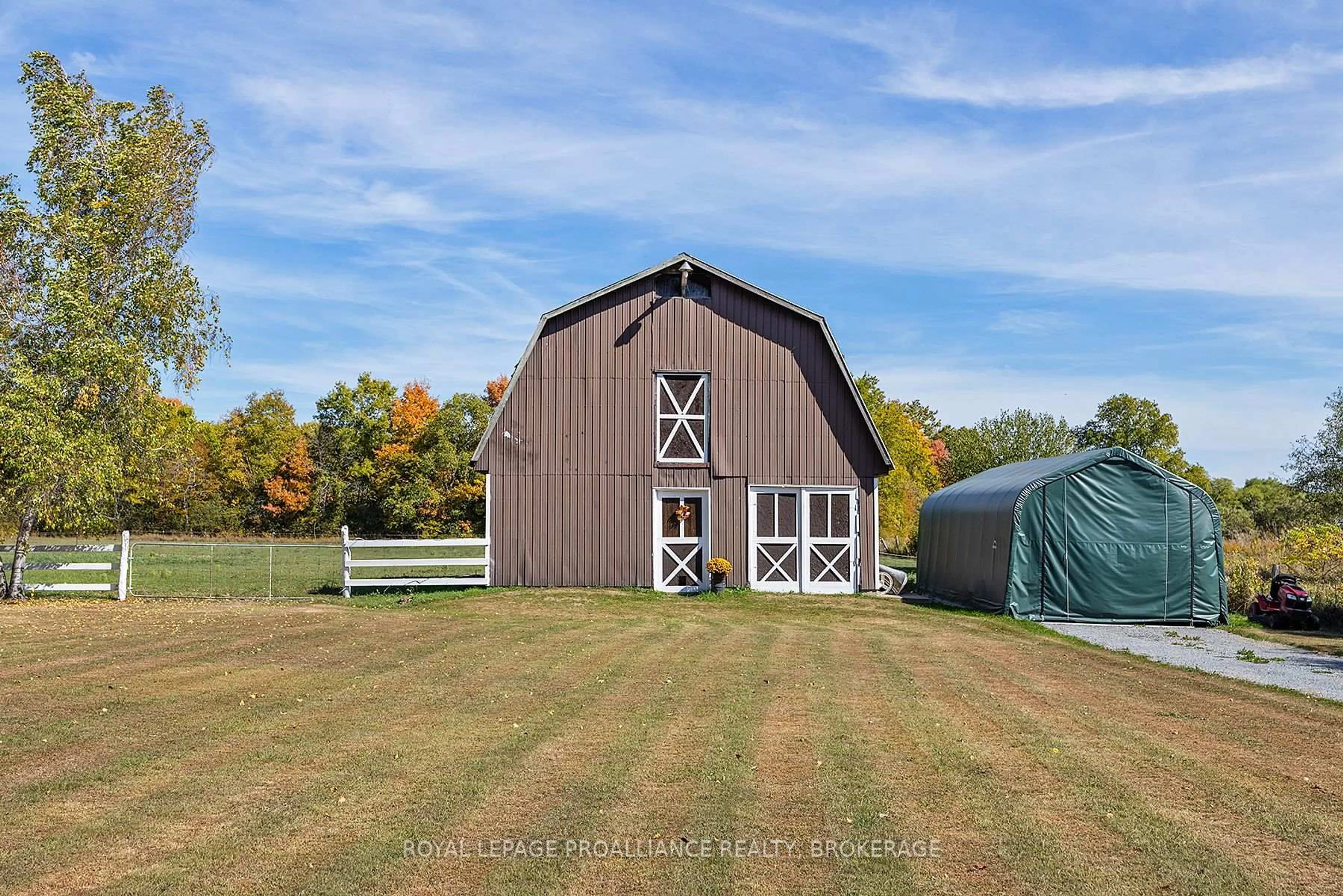 Shed for 3746 Stage Coach Rd, Harrowsmith Ontario K0H 1V0