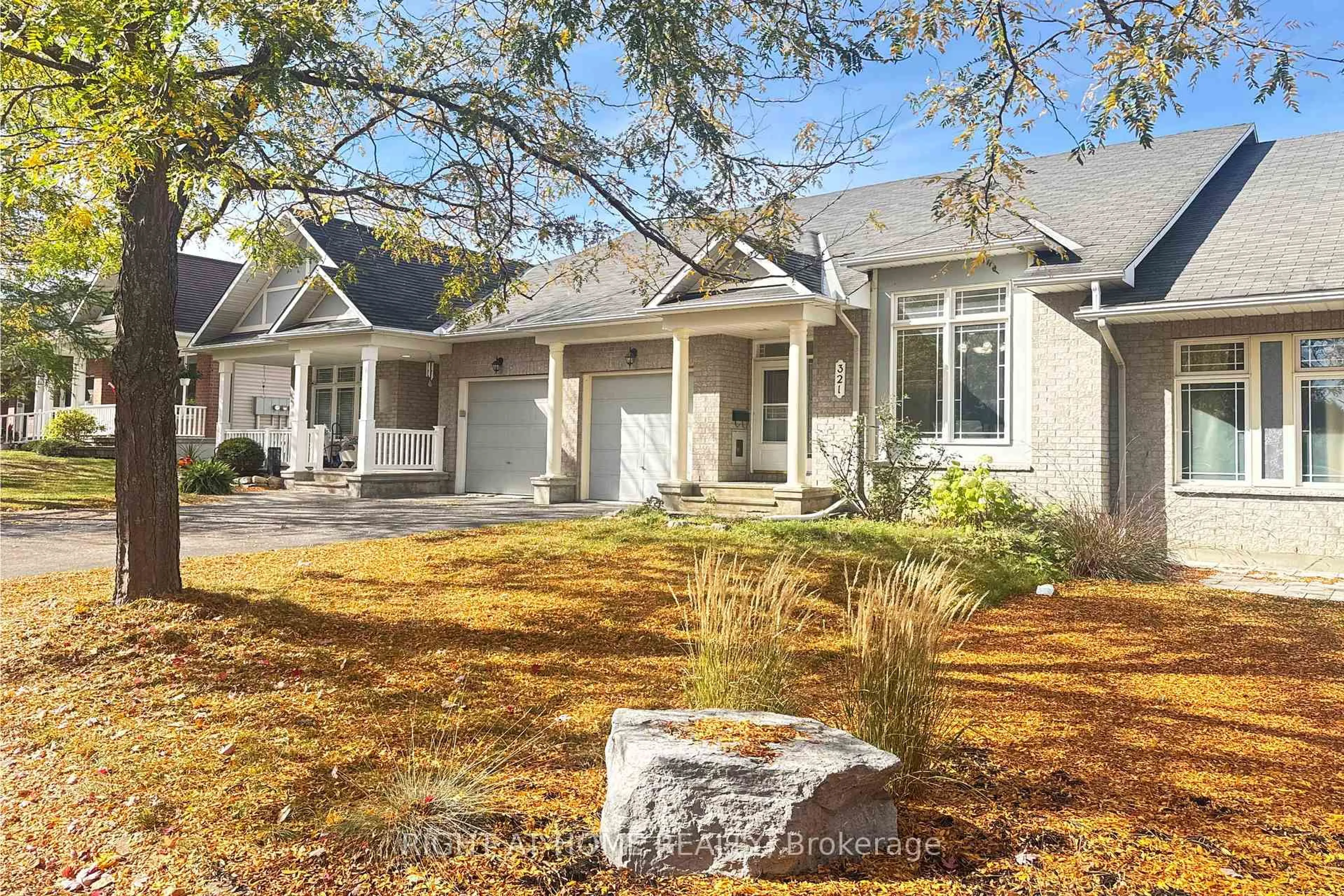 Home with vinyl exterior material, street for 321 BRECKENRIDGE Cres, Ottawa Ontario K2W 1J3