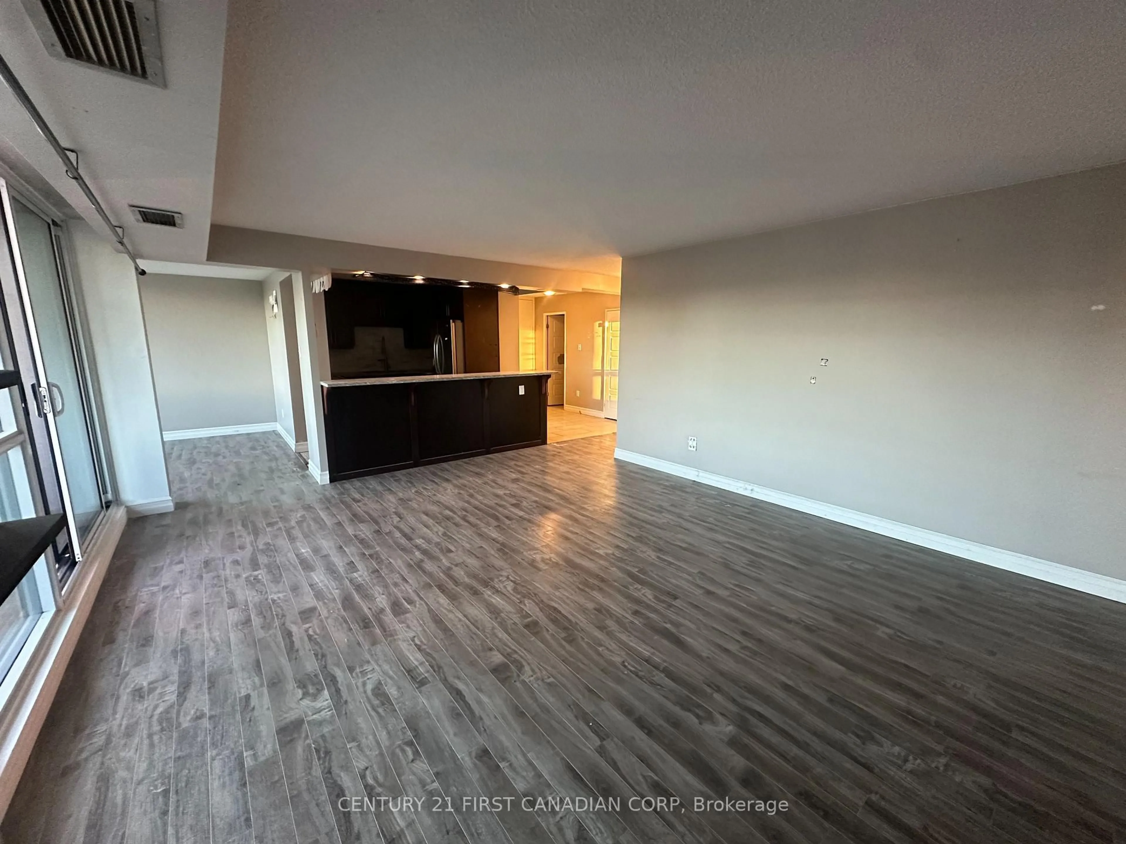 A pic of a room for 389 Dundas St #506, London East Ontario N6B 3L5