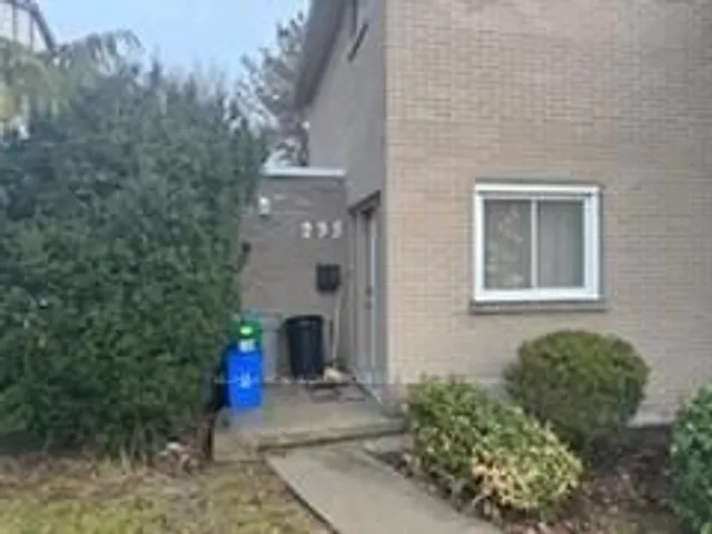 235 Shakespeare Dr #4, Waterloo 3