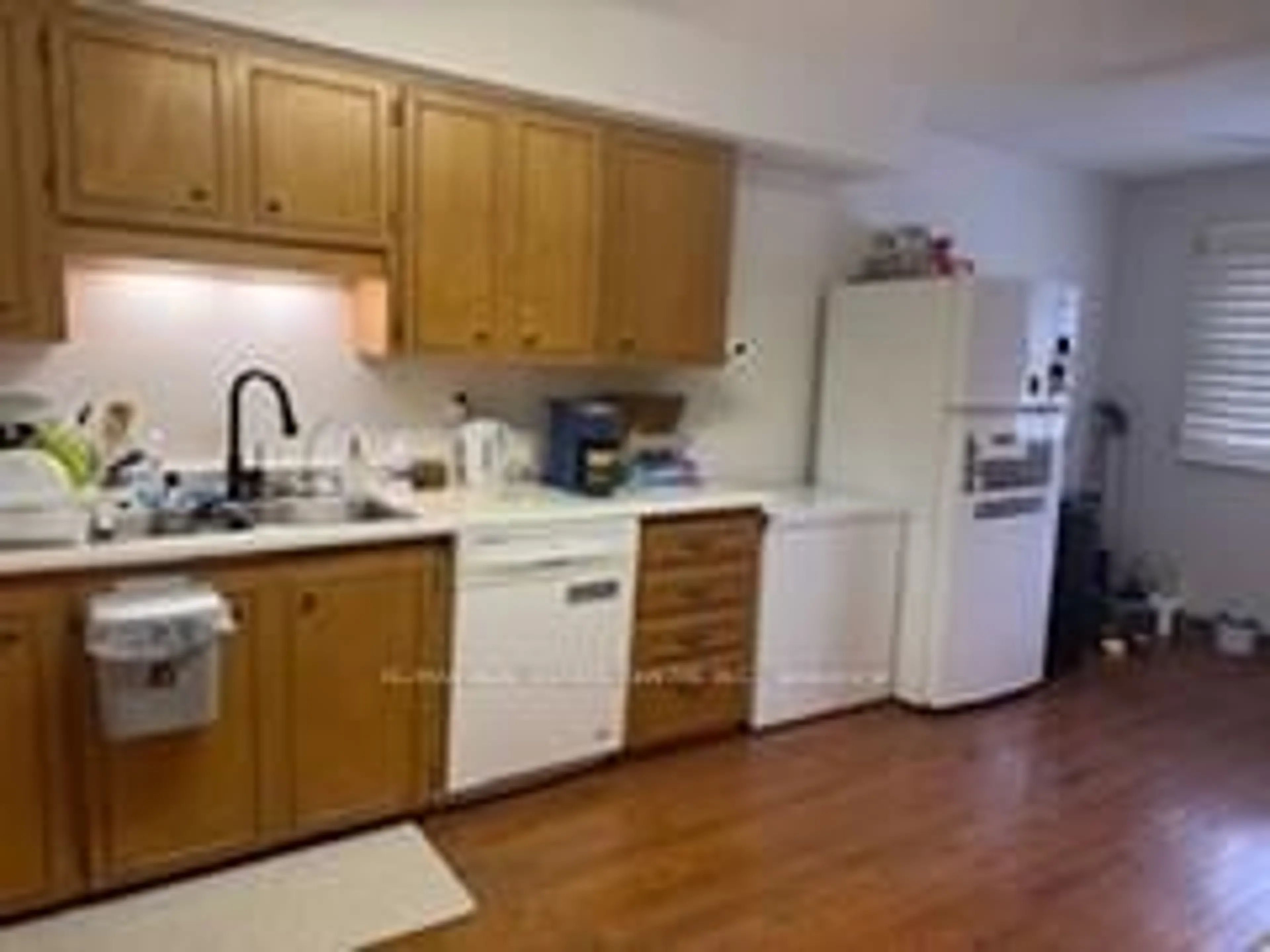 Standard kitchen, unknown for 235 Shakespeare Dr #4, Waterloo Ontario N2L 2T5