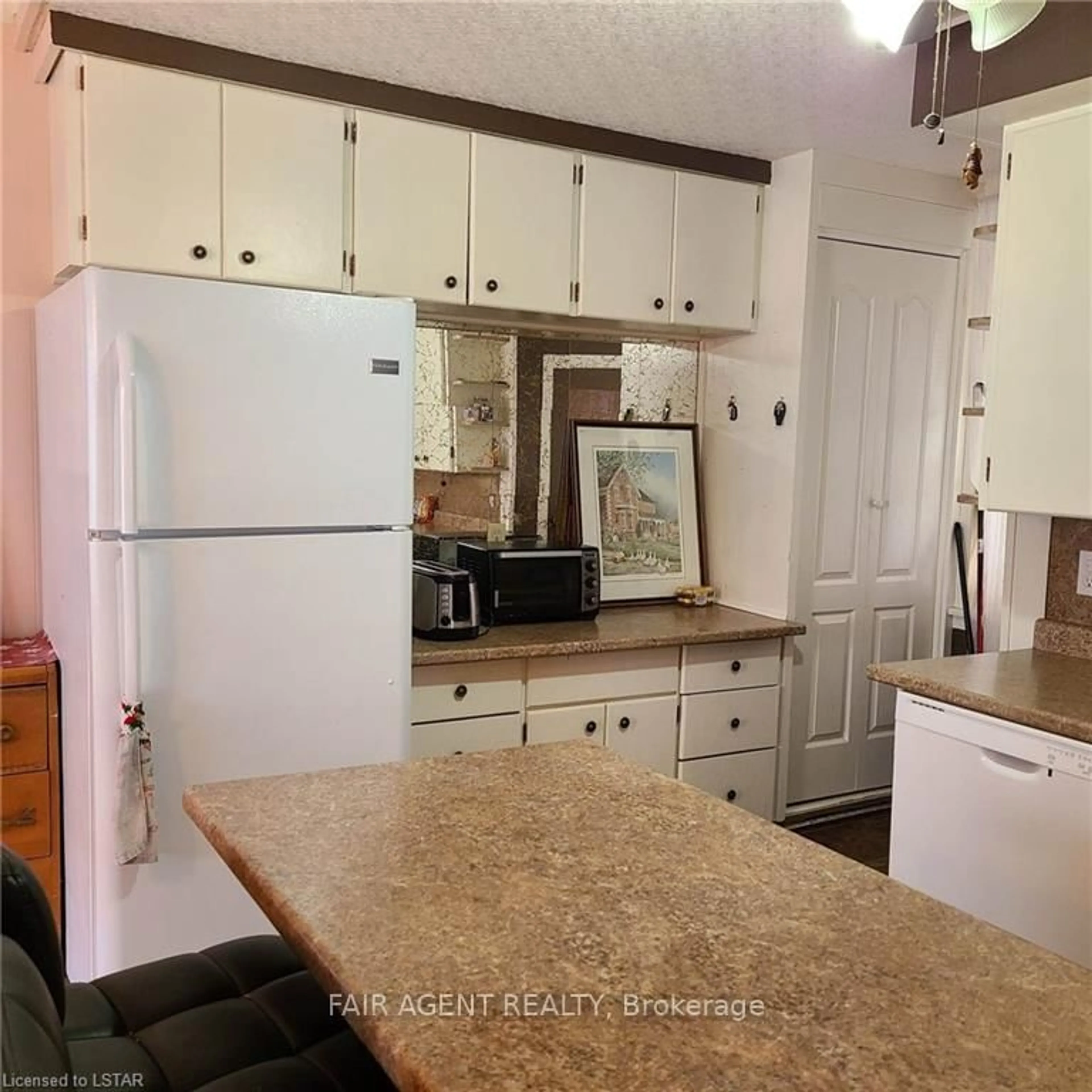 Unknown for 318 NELSON St, Chatham-Kent Ontario N8A 4G6