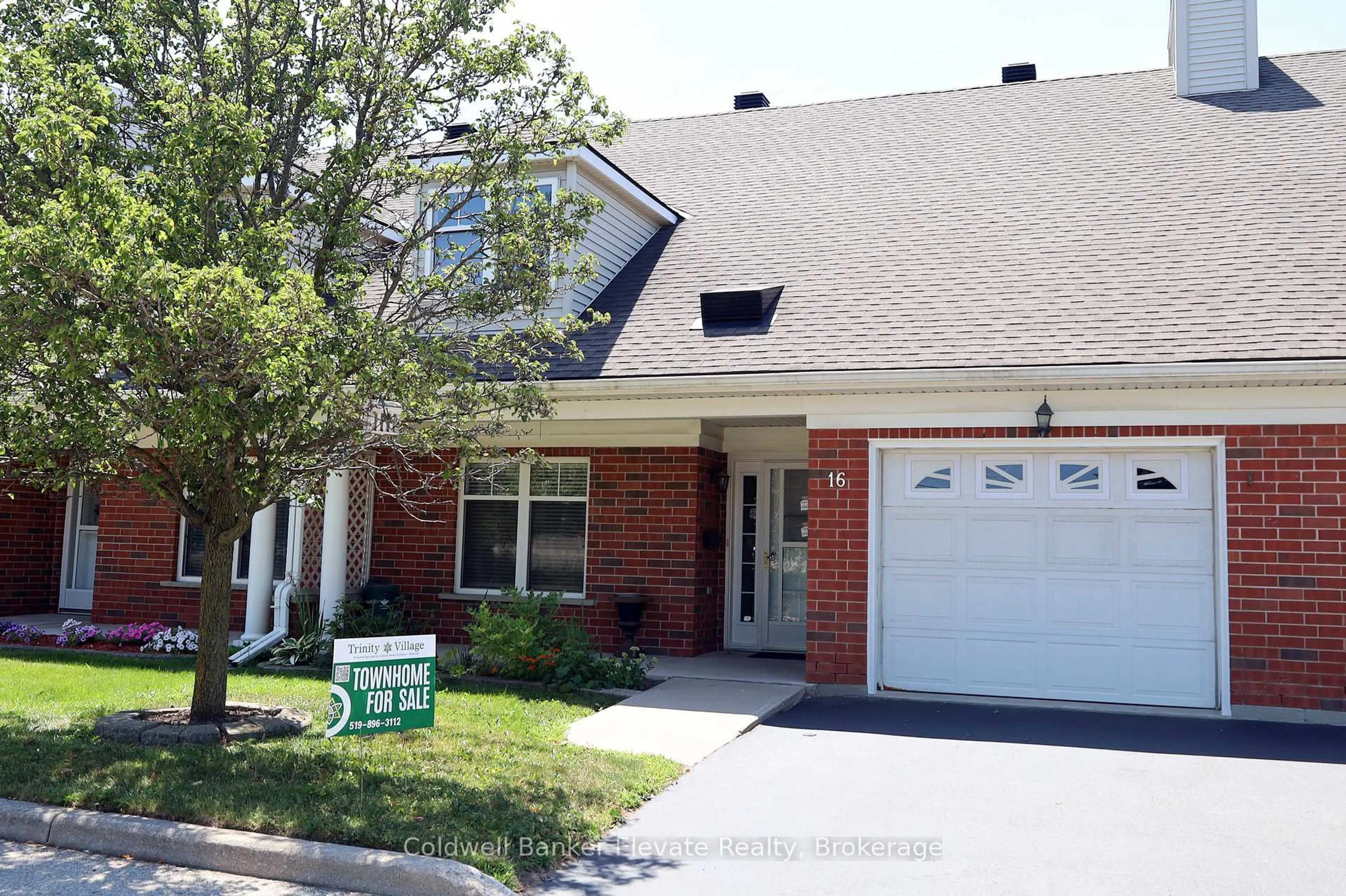 Home with brick exterior material, street for 2705 KINGSWAY Dr #16, Kitchener Ontario N2C 2T2