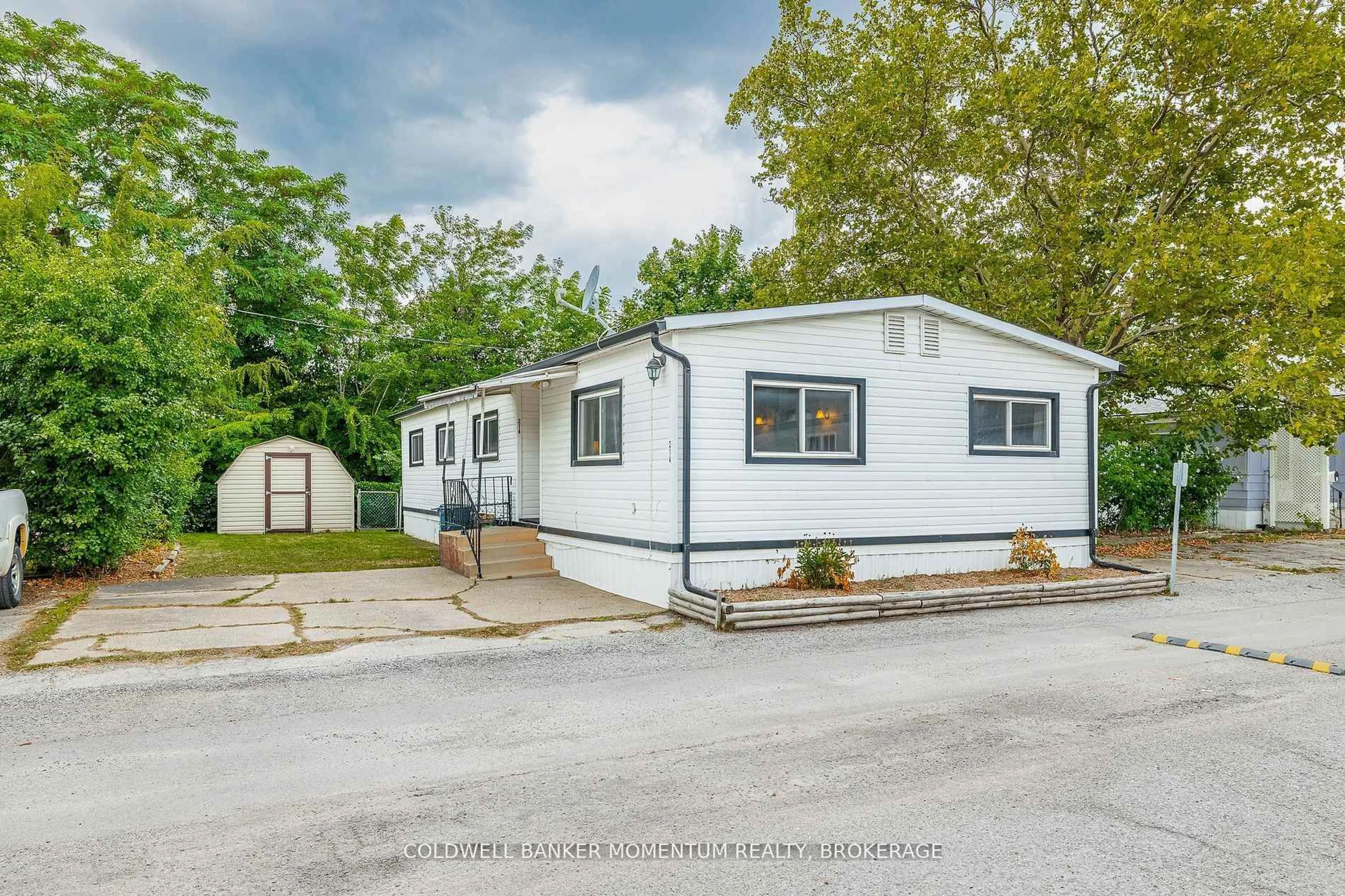Home with vinyl exterior material, street for 241 St. Paul St #214, St. Catharines Ontario L2S 2E5