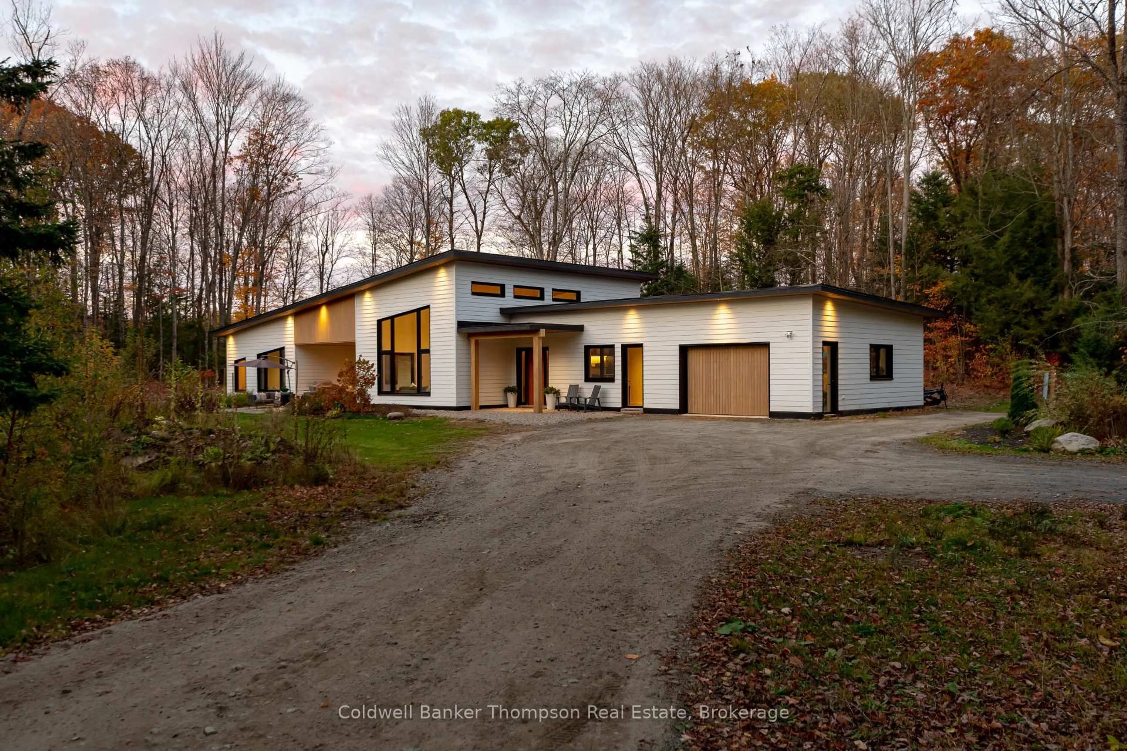 Home with brick exterior material, street for 753 Williamsport Rd, Huntsville Ontario P1H 2J4