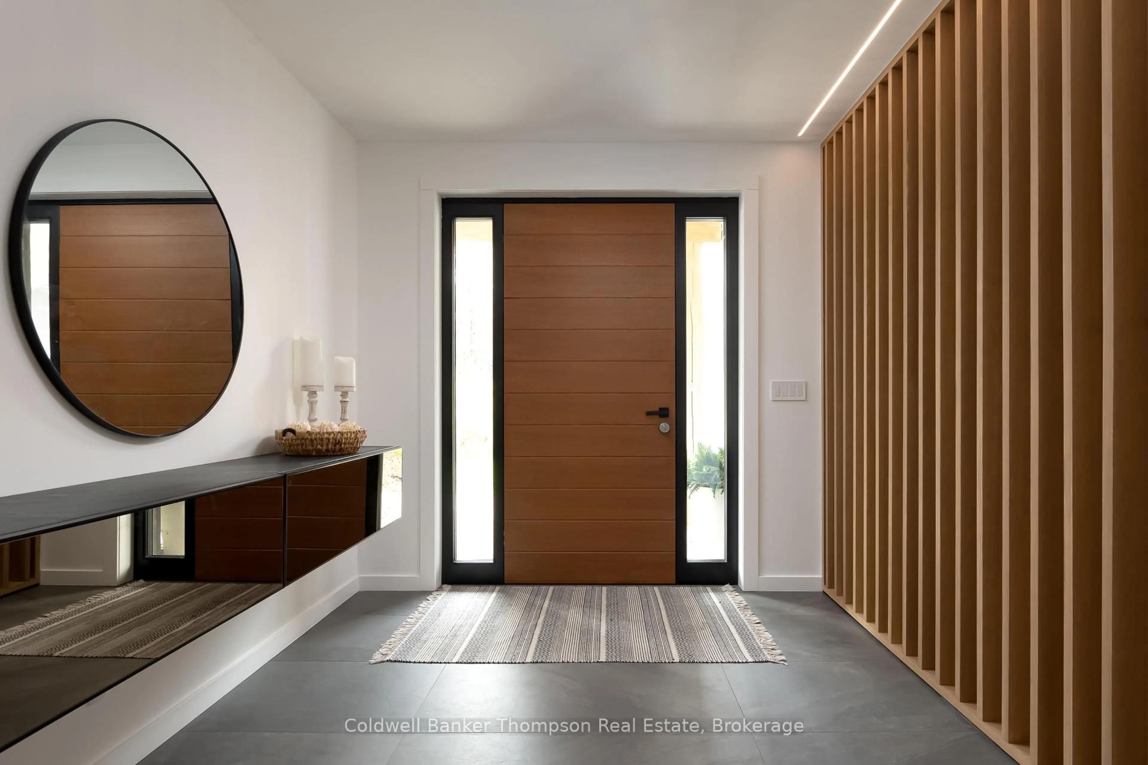 Indoor entryway for 753 Williamsport Rd, Huntsville Ontario P1H 2J4
