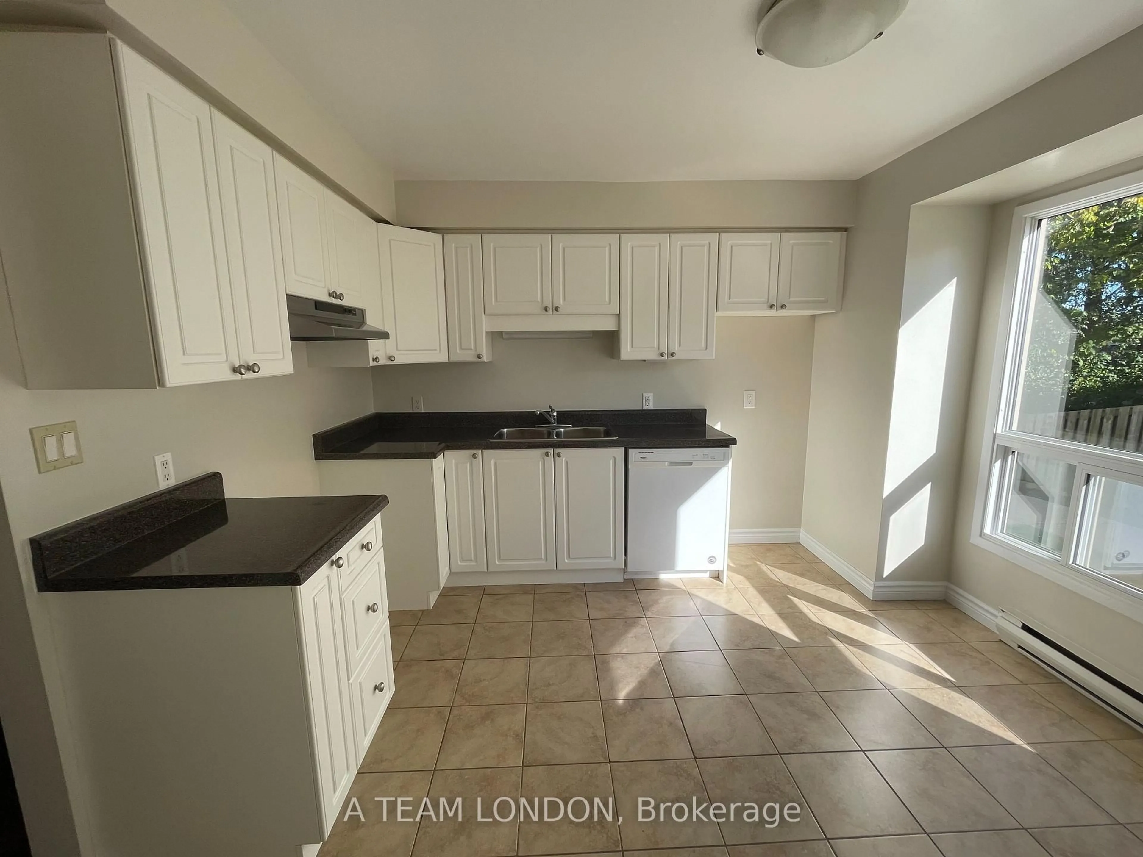 Standard kitchen, wood/laminate floor for 355 Sandringham Cres #40, London South Ontario N6C 5K3