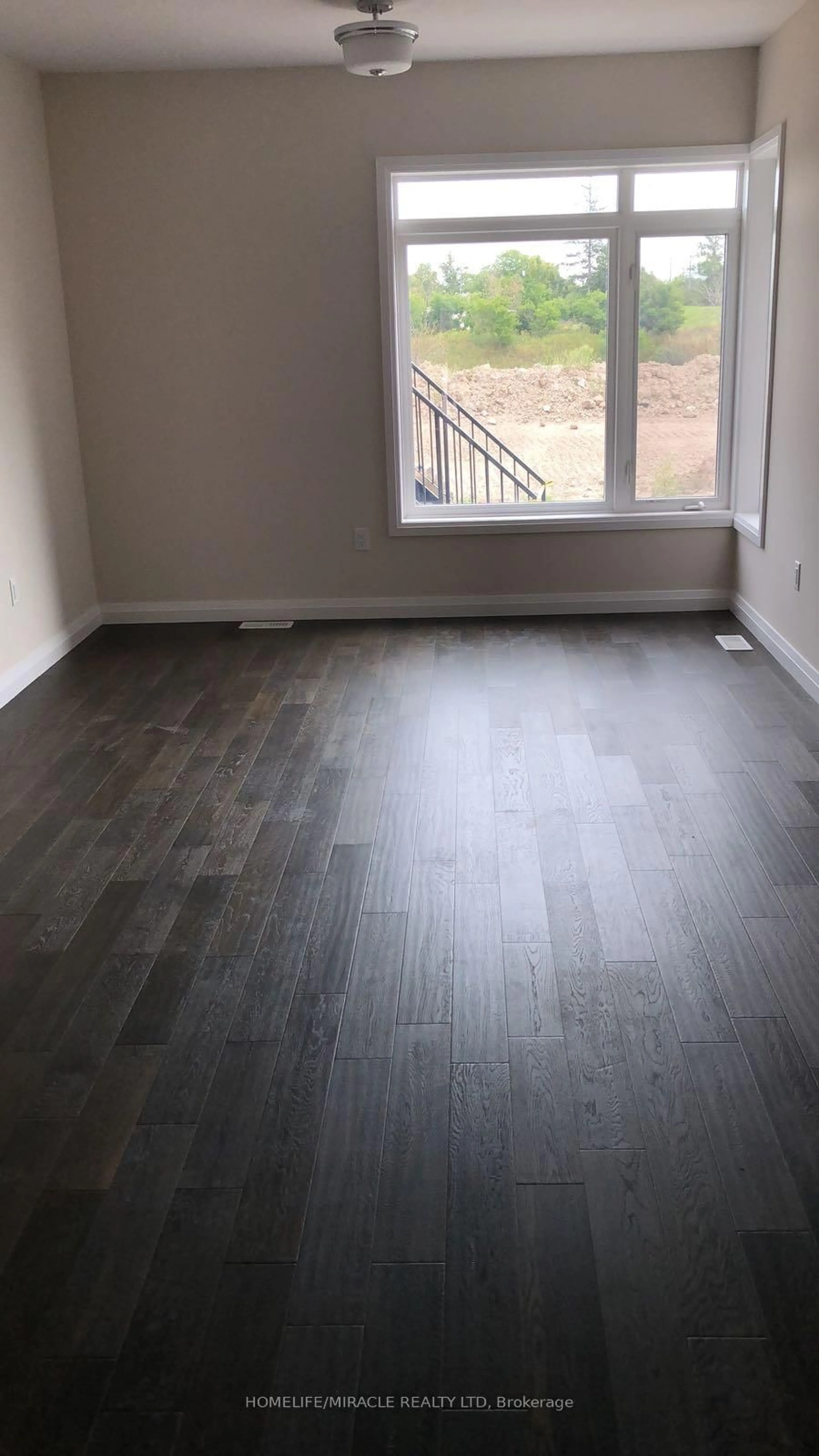 A pic of a room for 35 Midhurst Hts #19, Hamilton Ontario L8J 0K9