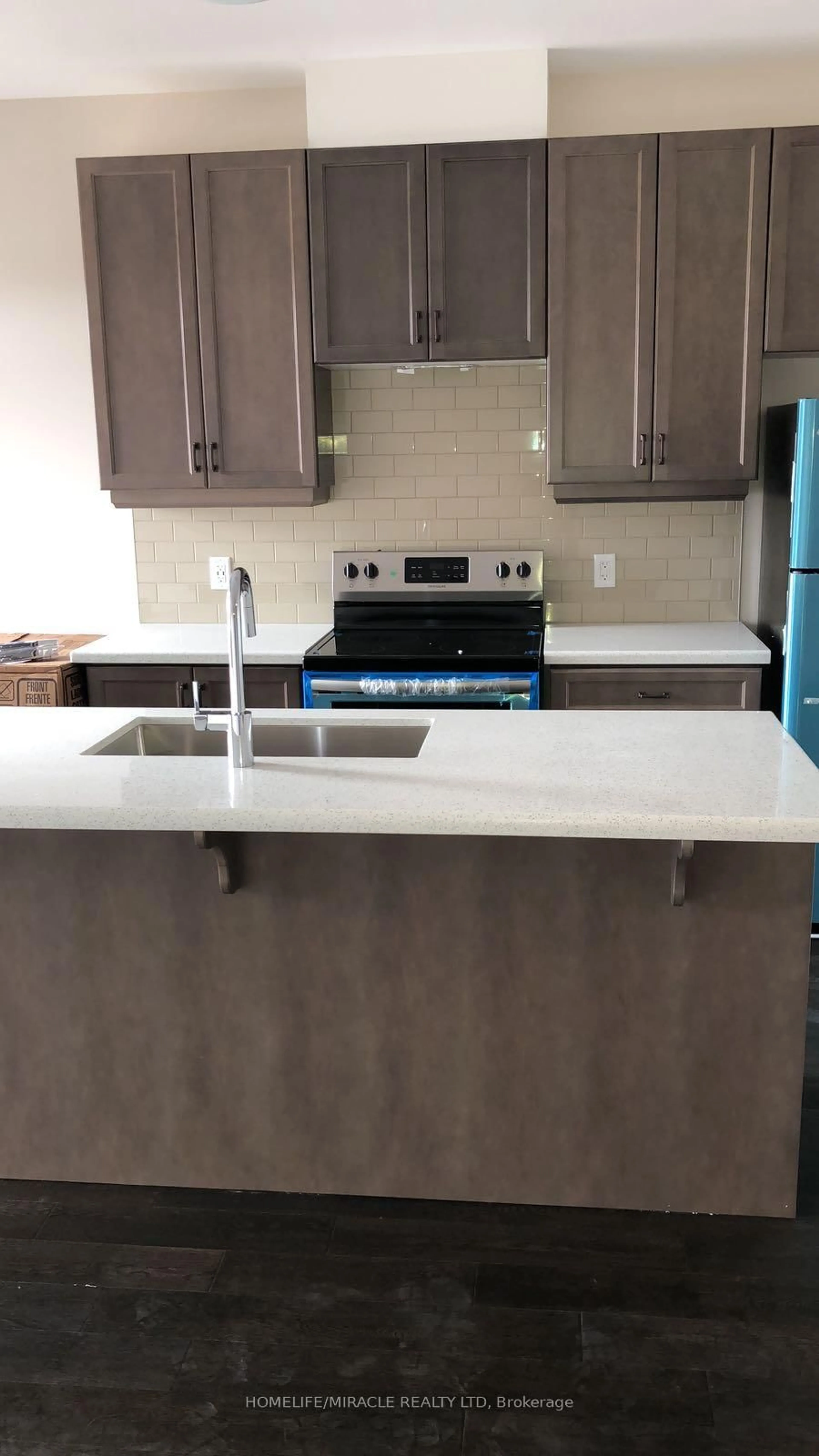 Open concept kitchen, unknown for 35 Midhurst Hts #19, Hamilton Ontario L8J 0K9
