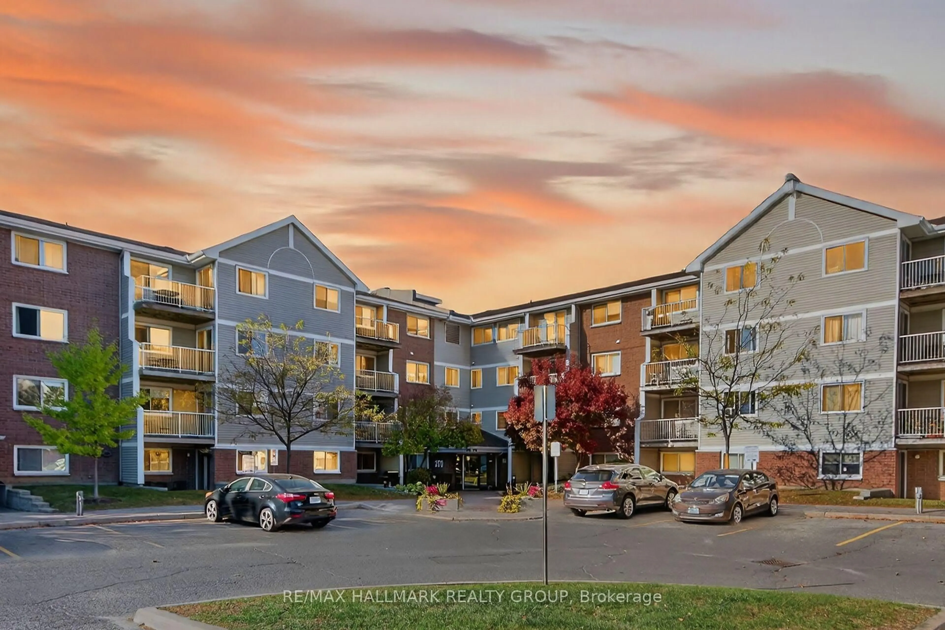 Unknown for 270 Brittany Dr #306, Ottawa Ontario K1K 4M3