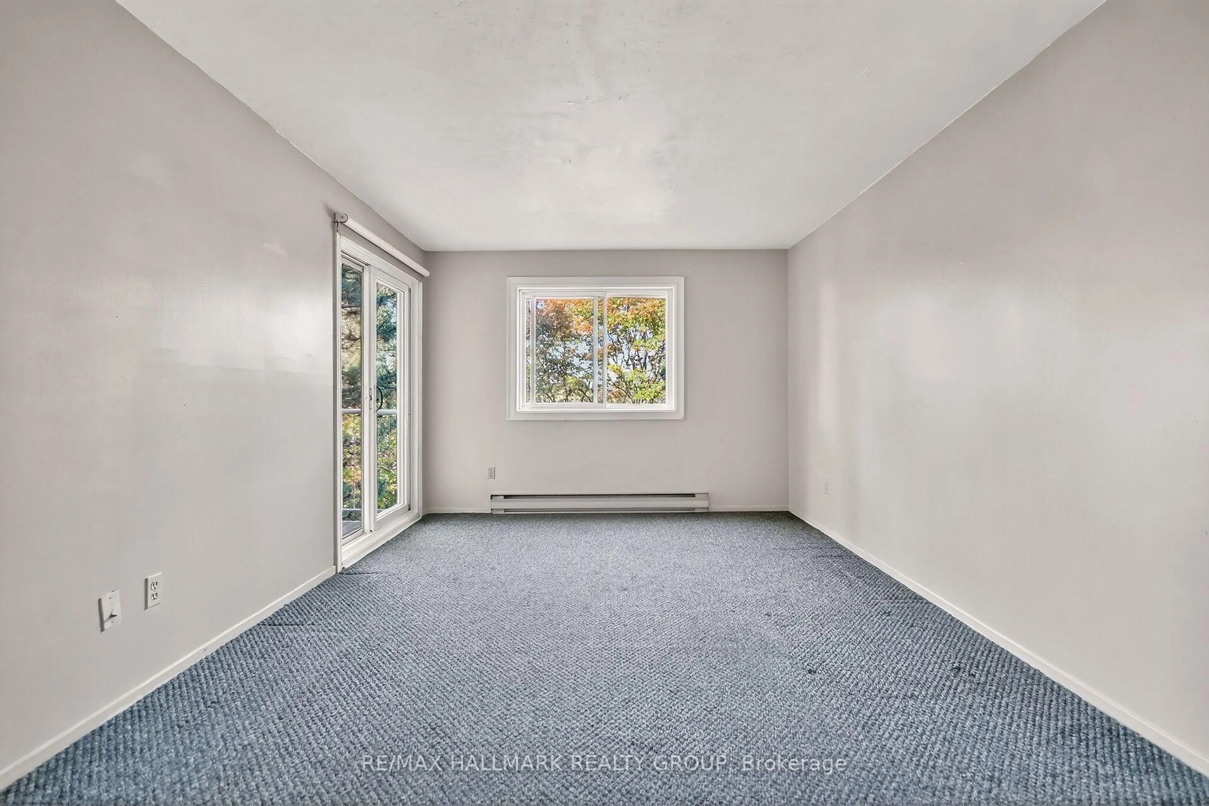 A pic of a room for 270 Brittany Dr #306, Ottawa Ontario K1K 4M3