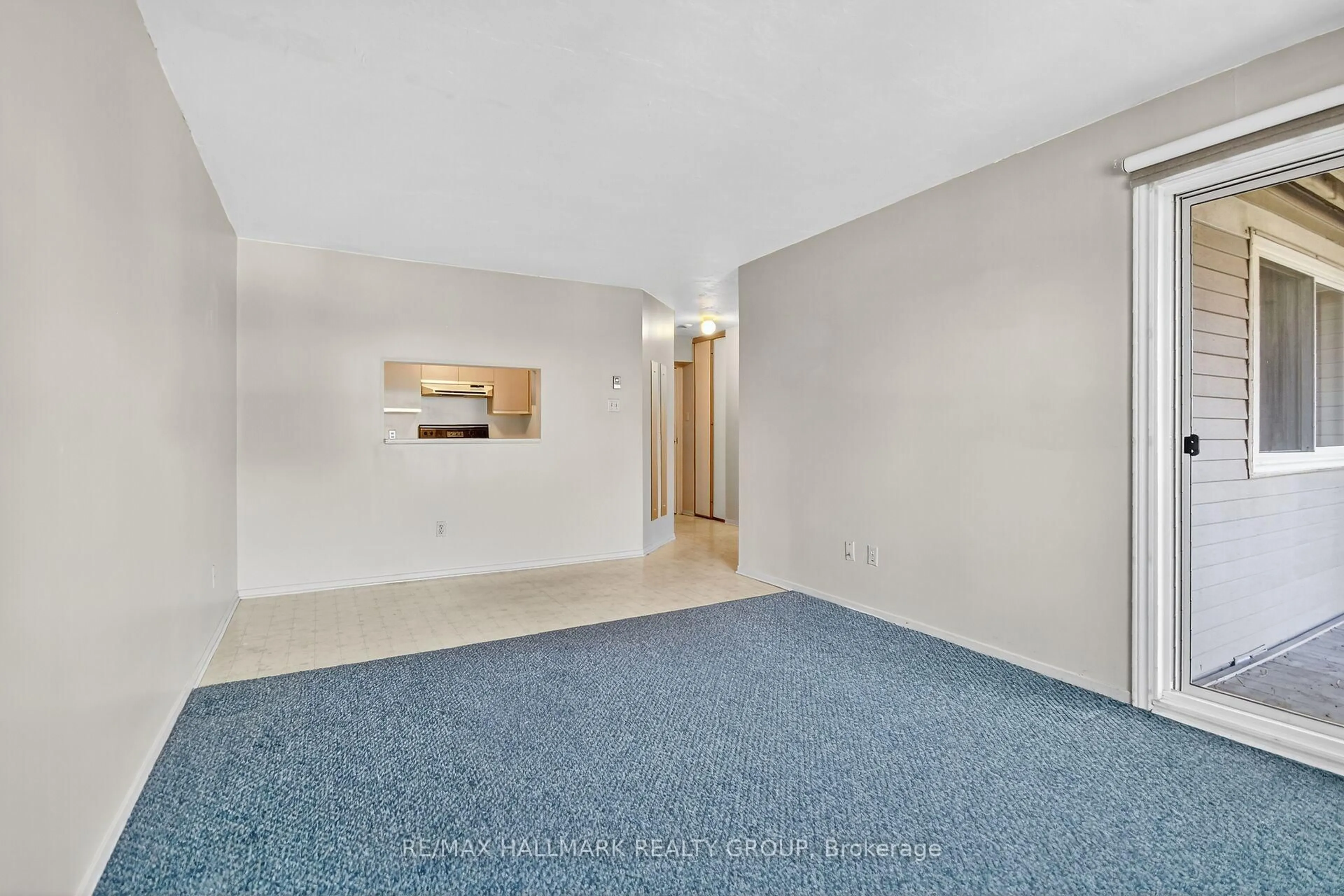 A pic of a room for 270 Brittany Dr #306, Ottawa Ontario K1K 4M3