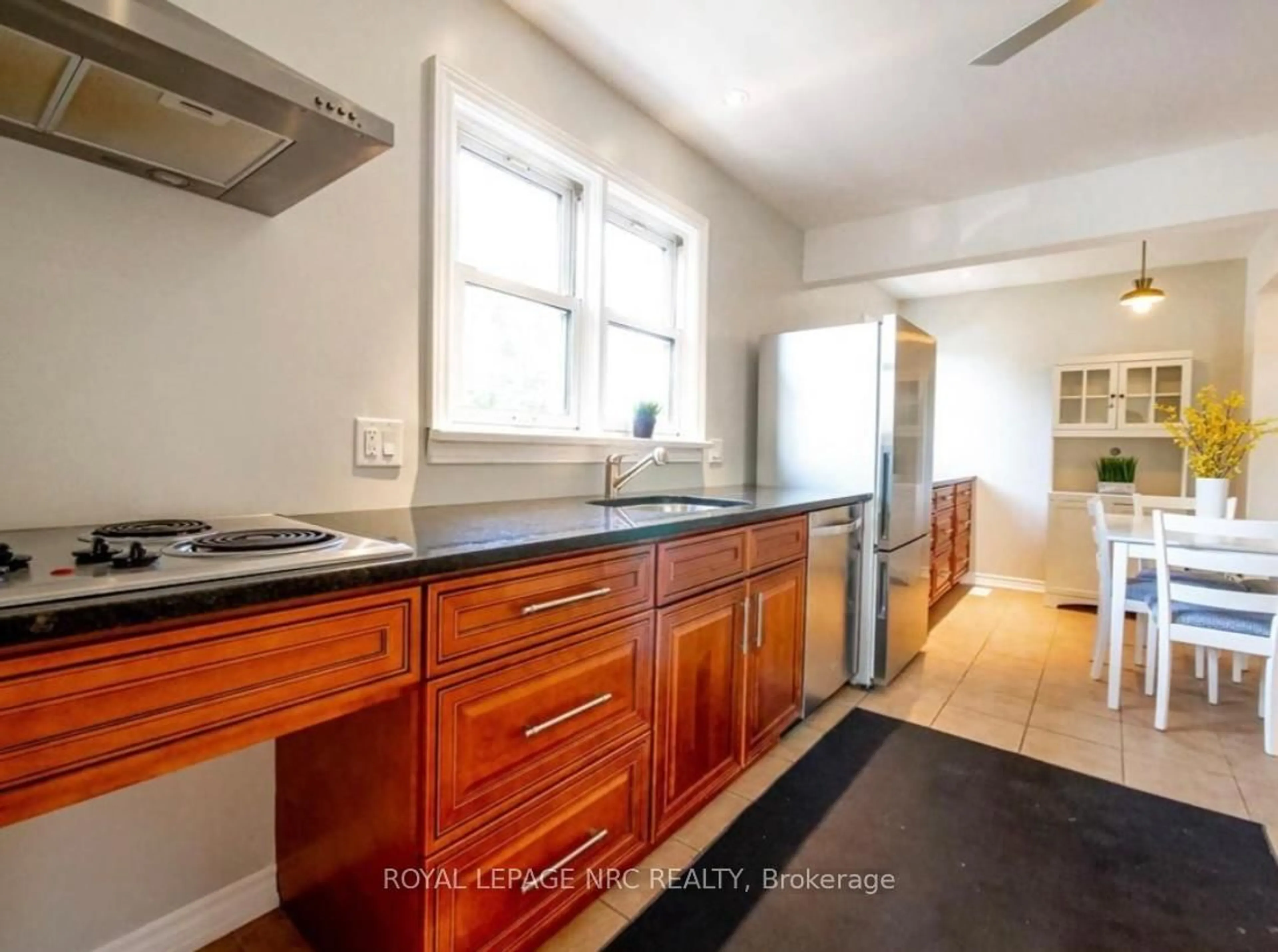 Standard kitchen, unknown for 3090 Dorchester Rd, Niagara Falls Ontario L2J 2Z7