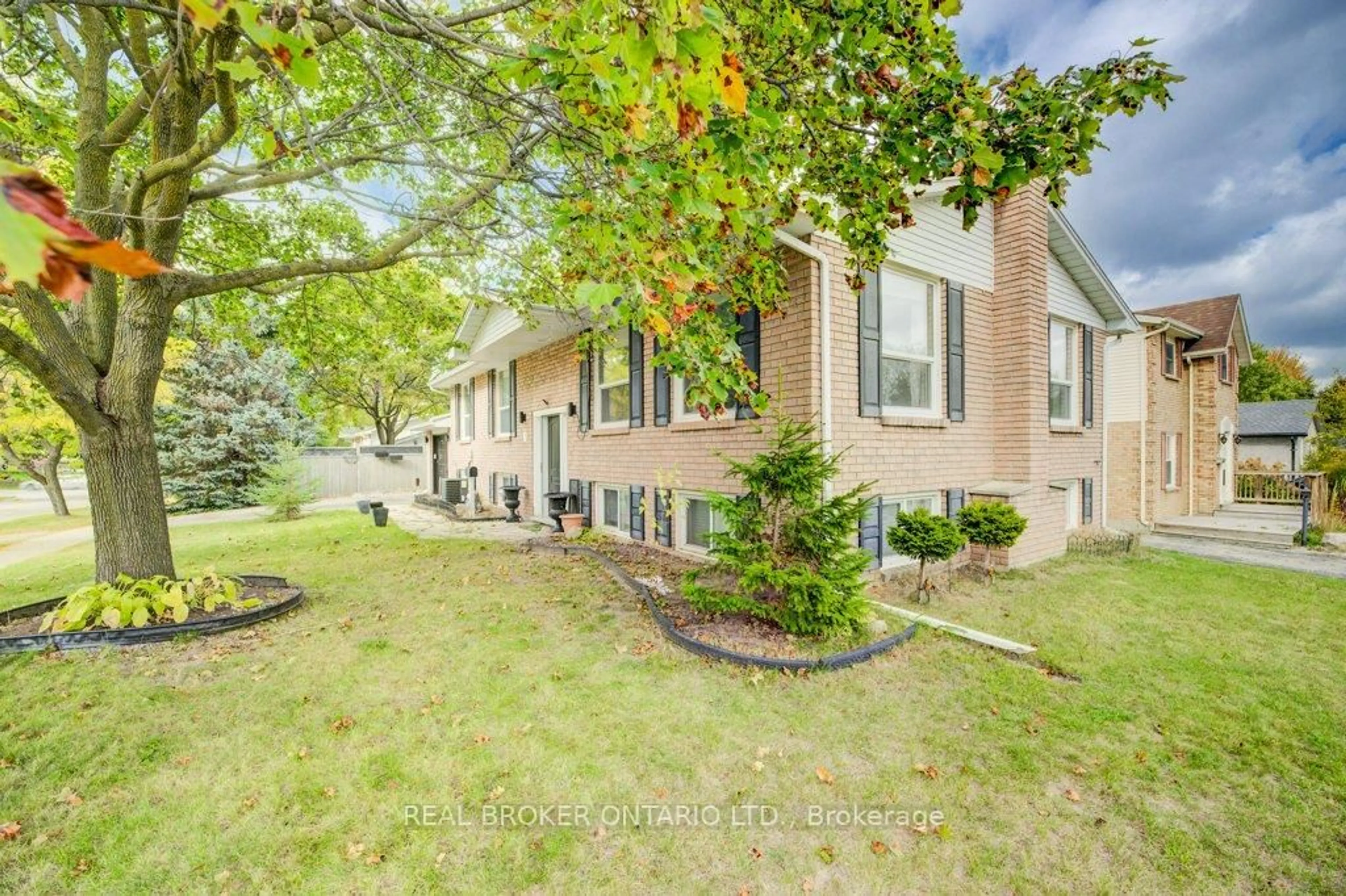 Unknown for 7 Folkstone Cres, Kitchener Ontario N2E 2Y9