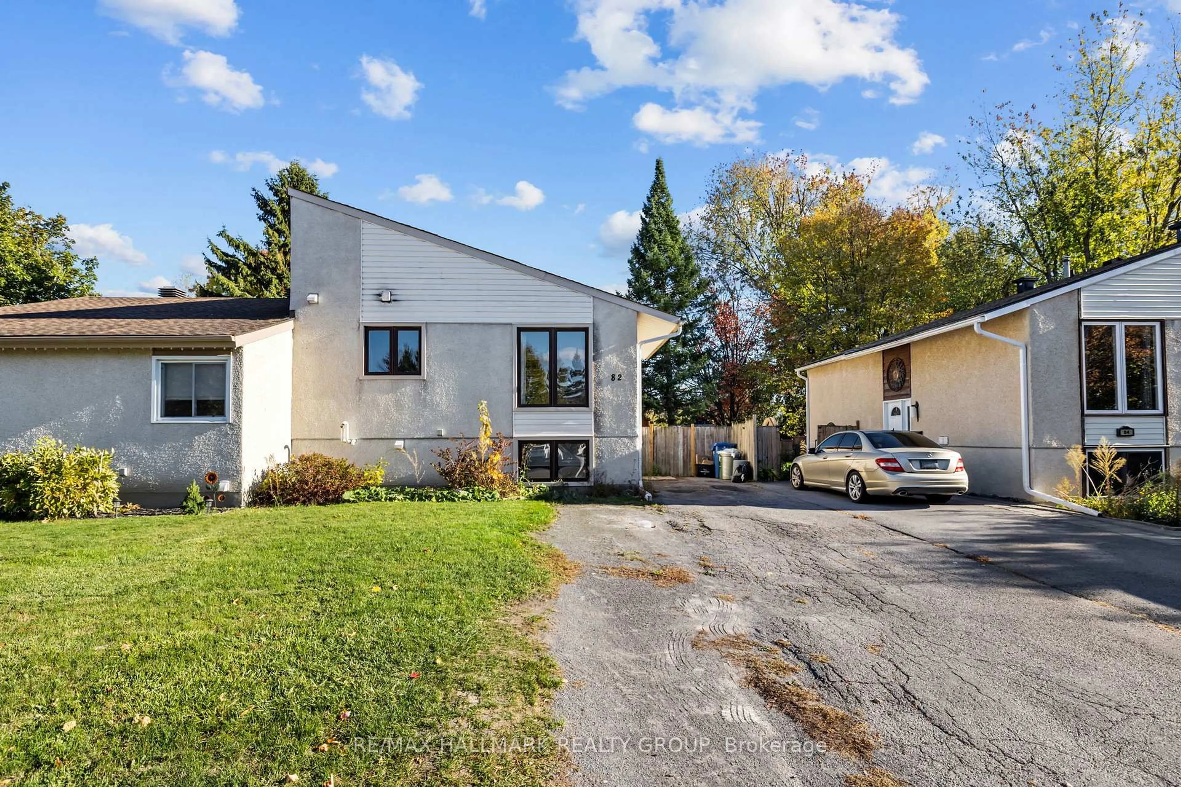 Unknown for 82 Glamorgan Dr, Ottawa Ontario K2L 1R4