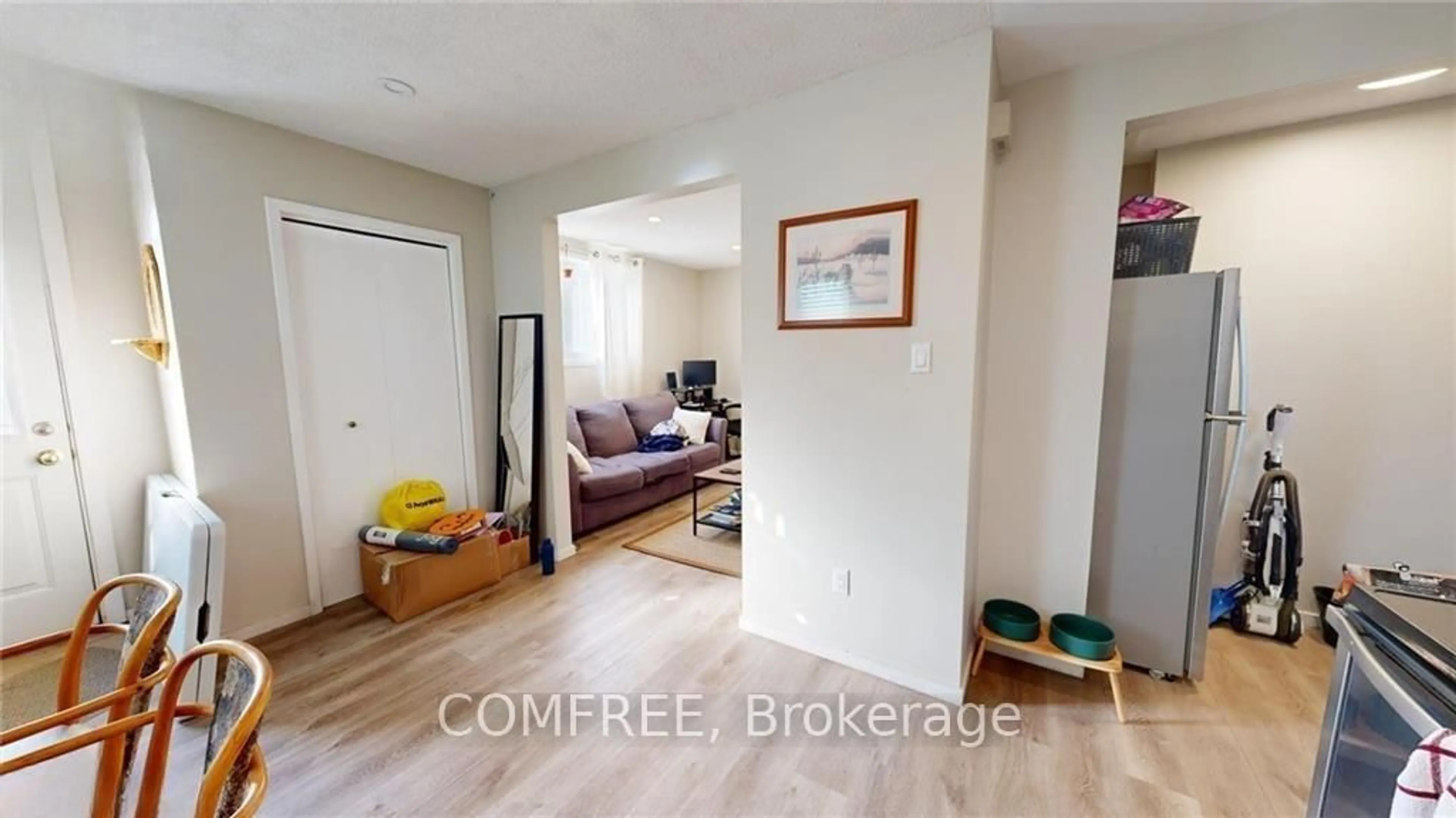 A pic of a room for 184 Simcoe St, London East Ontario N6B 1H9
