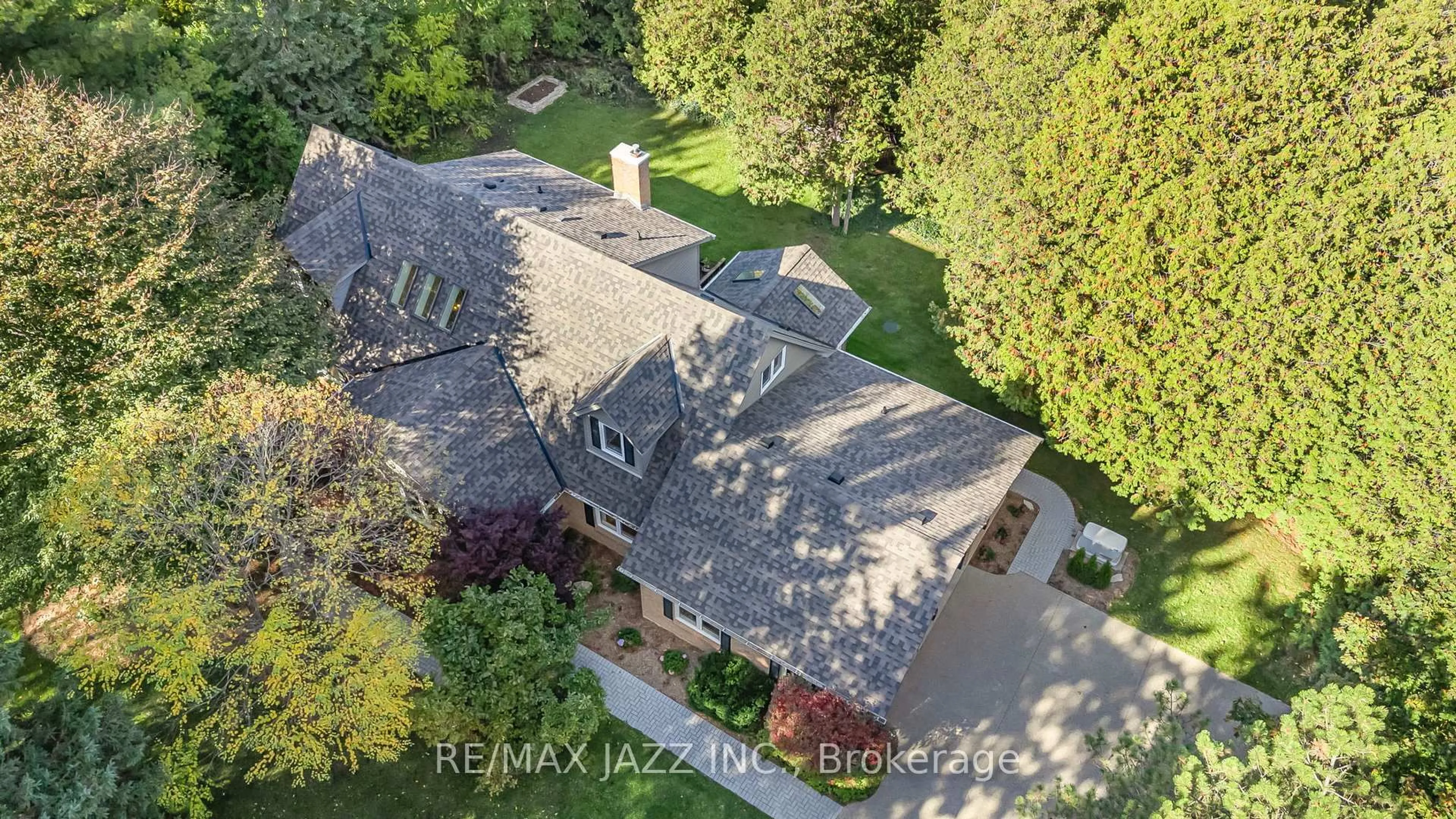 A pic from outside/outdoor area/front of a property/back of a property/a pic from drone, street for 430 South River Rd, Centre Wellington Ontario N0B 1S0