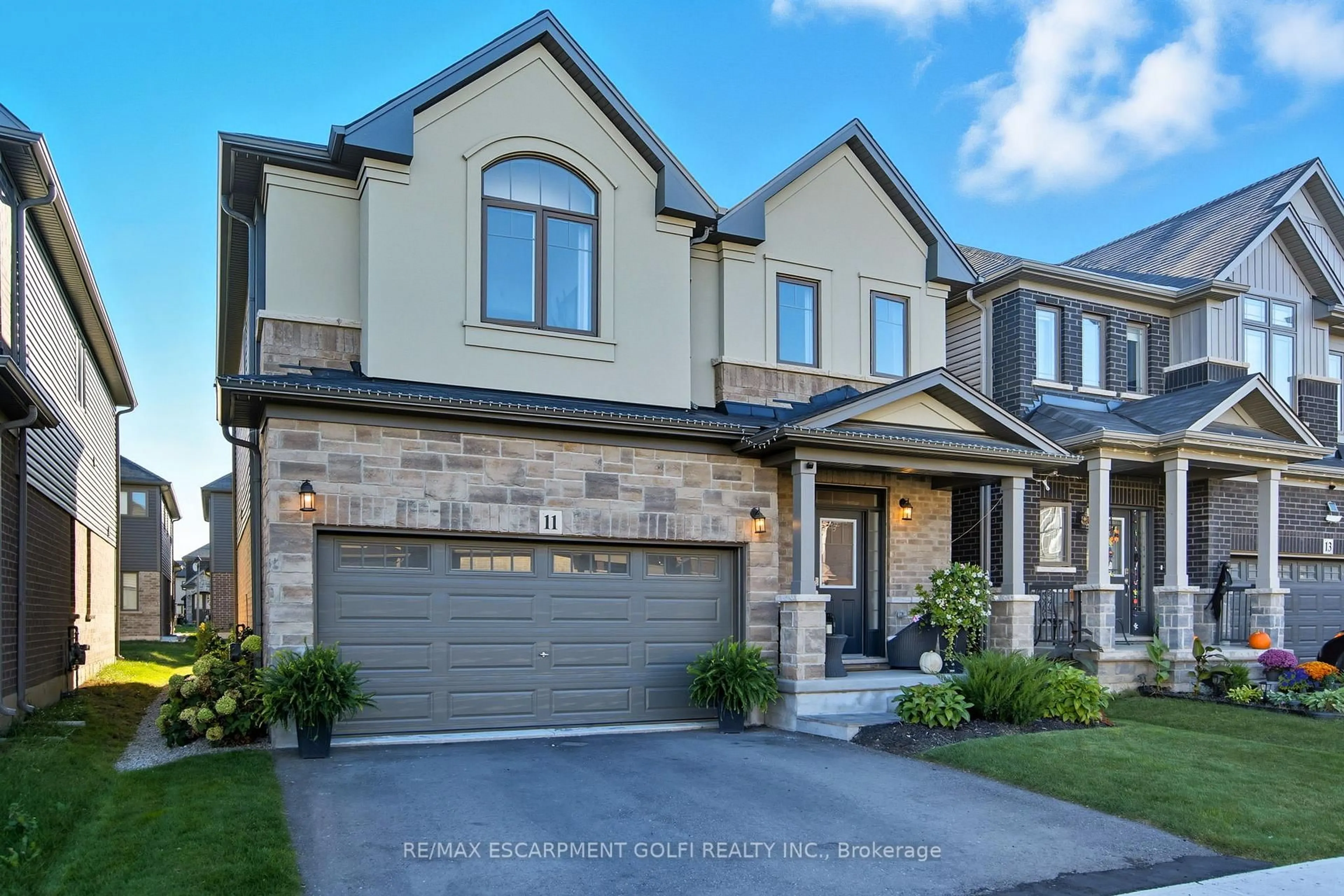 Home with brick exterior material, street for 11 OBEDIAH Cres, Brantford Ontario N3T 0T8