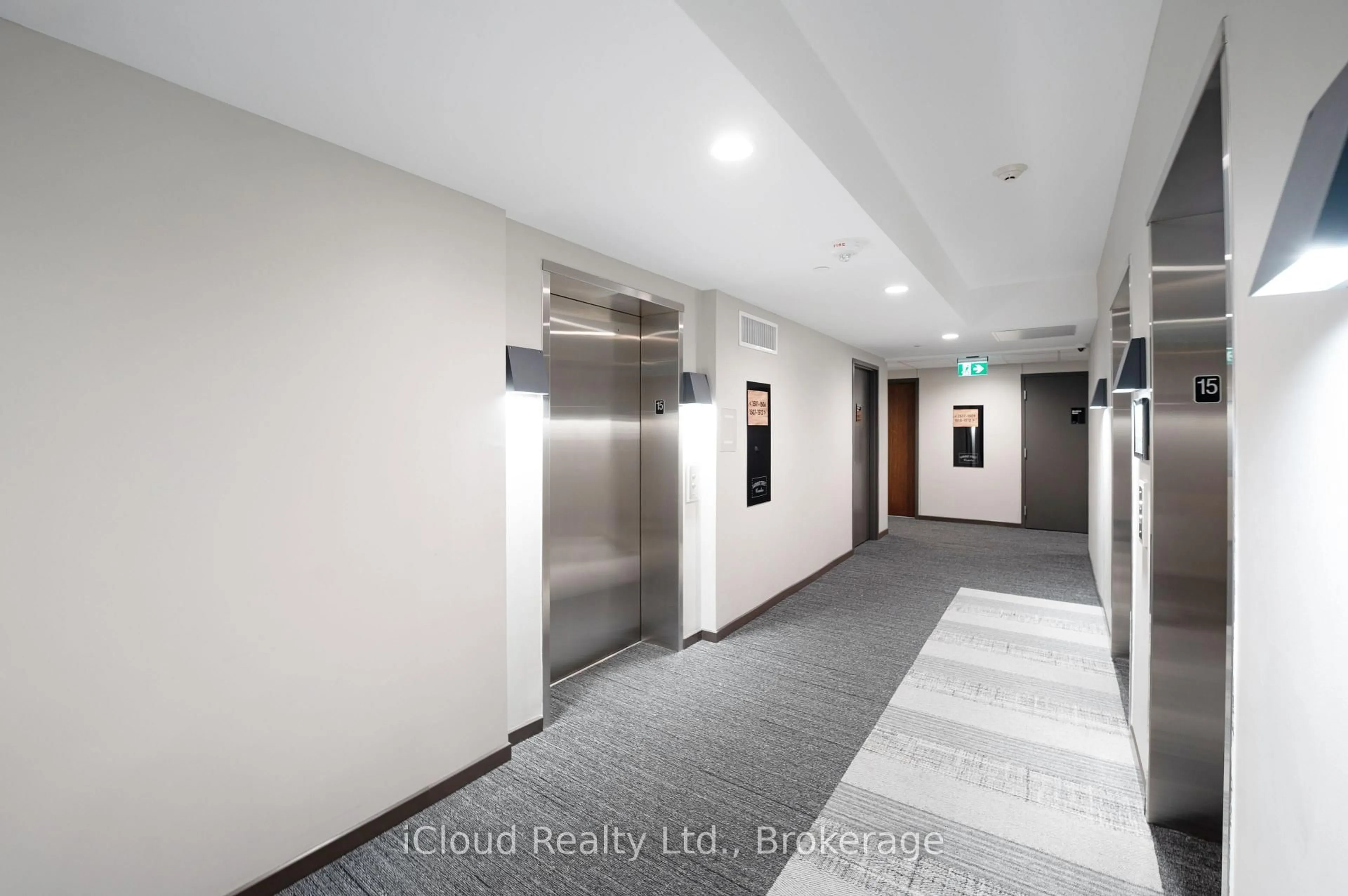 Indoor foyer for 108 Garment St #1502, Kitchener Ontario N2G 0E2