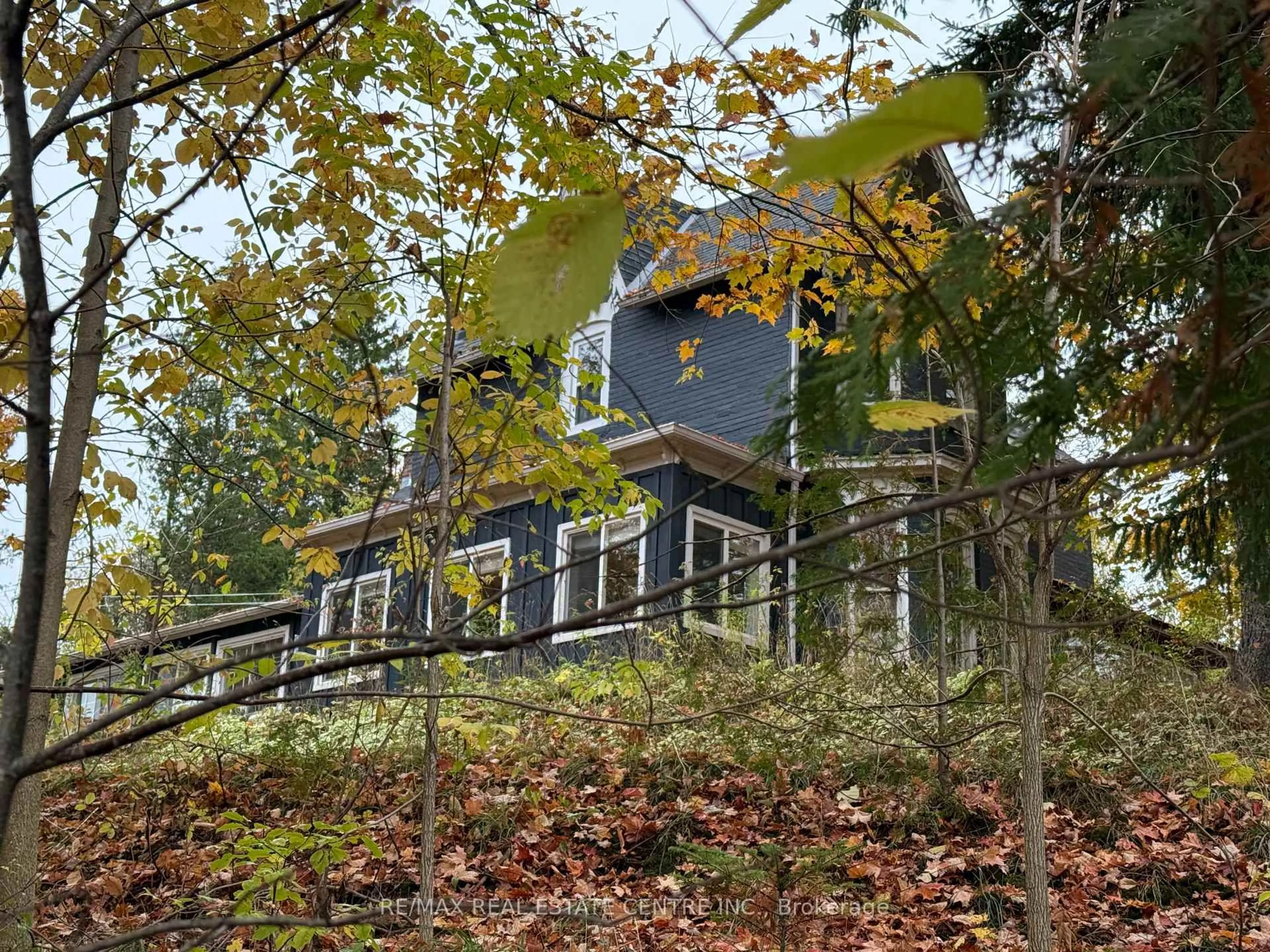 Stairs for 2 High St, Melancthon Ontario L9V 3J2