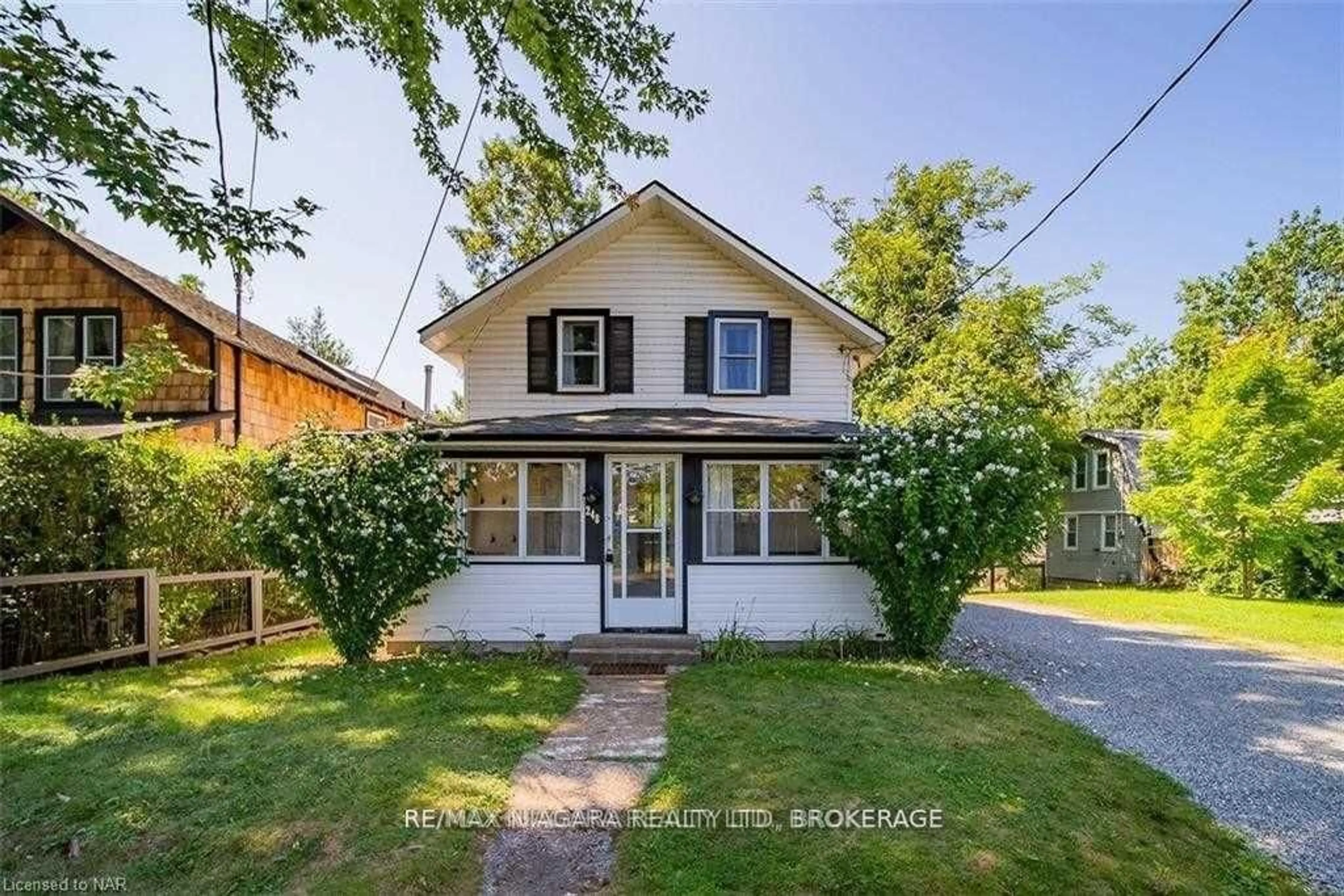 Home with brick exterior material, street for 248 Lincoln Rd, Fort Erie Ontario L0S 1B0