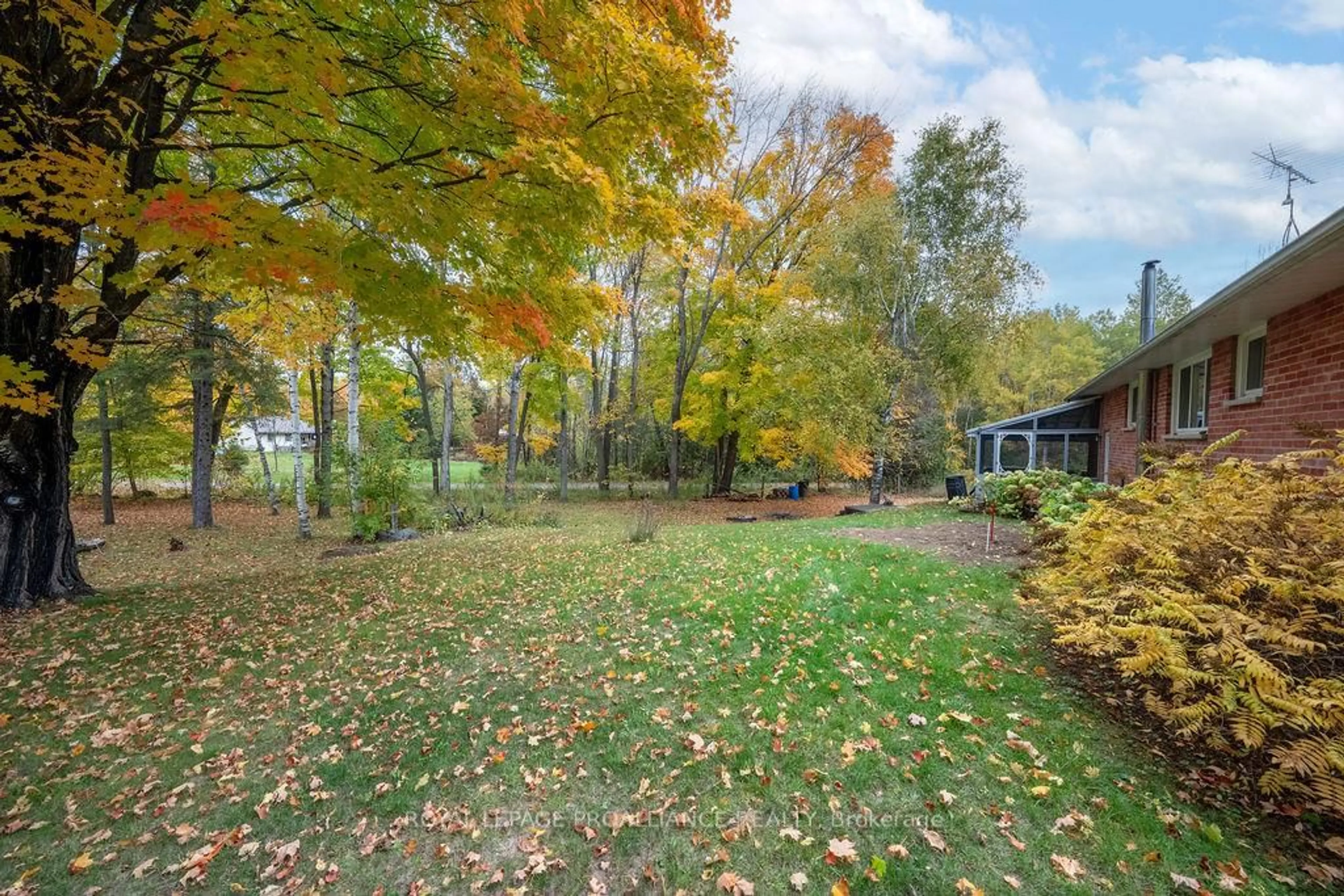 Patio, forest/trees view for 15 Morningside Dr, Trent Hills Ontario K0L 1Z0